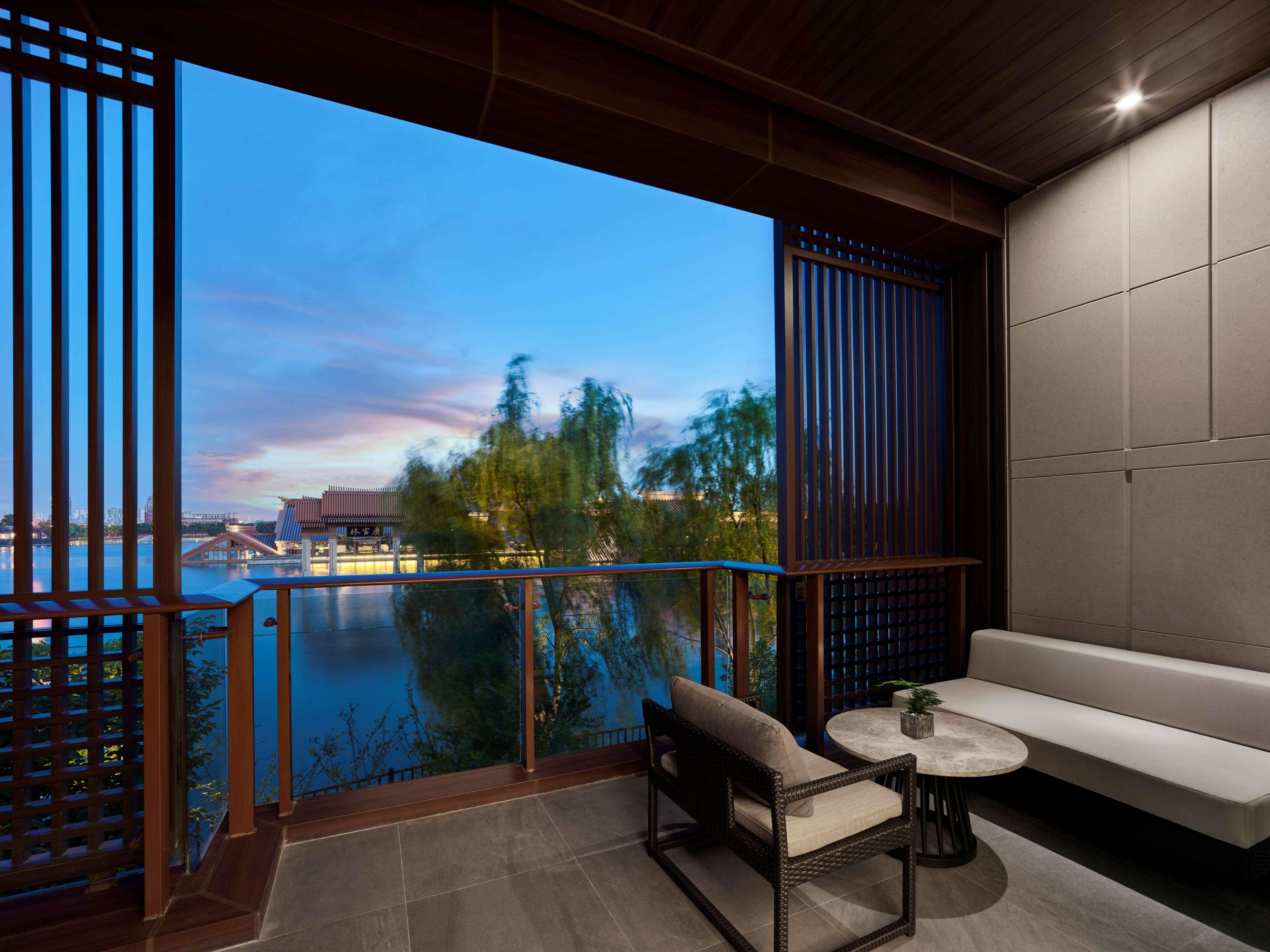 Suite Deluxe Lake View