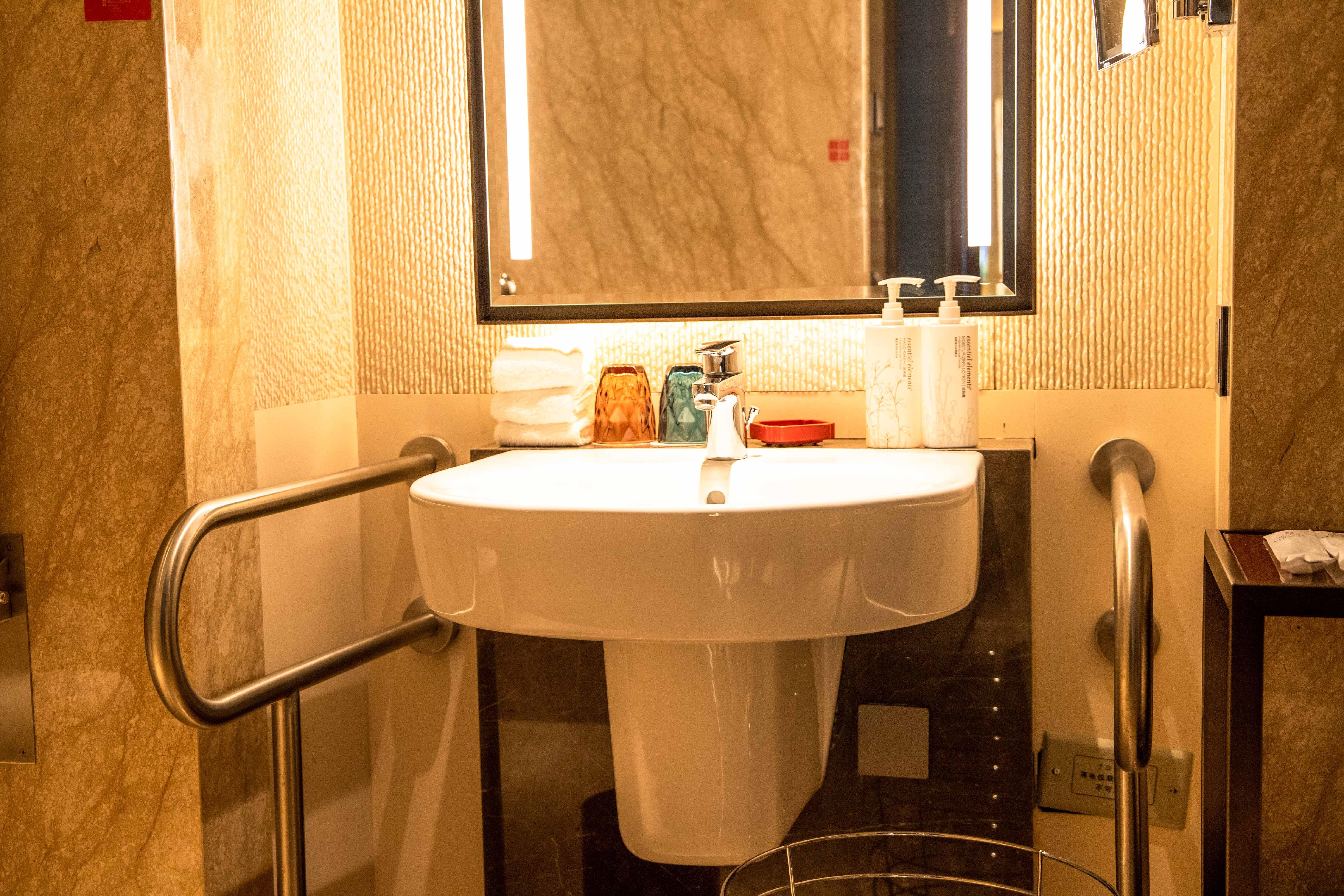 Double Accessible King Size Bed