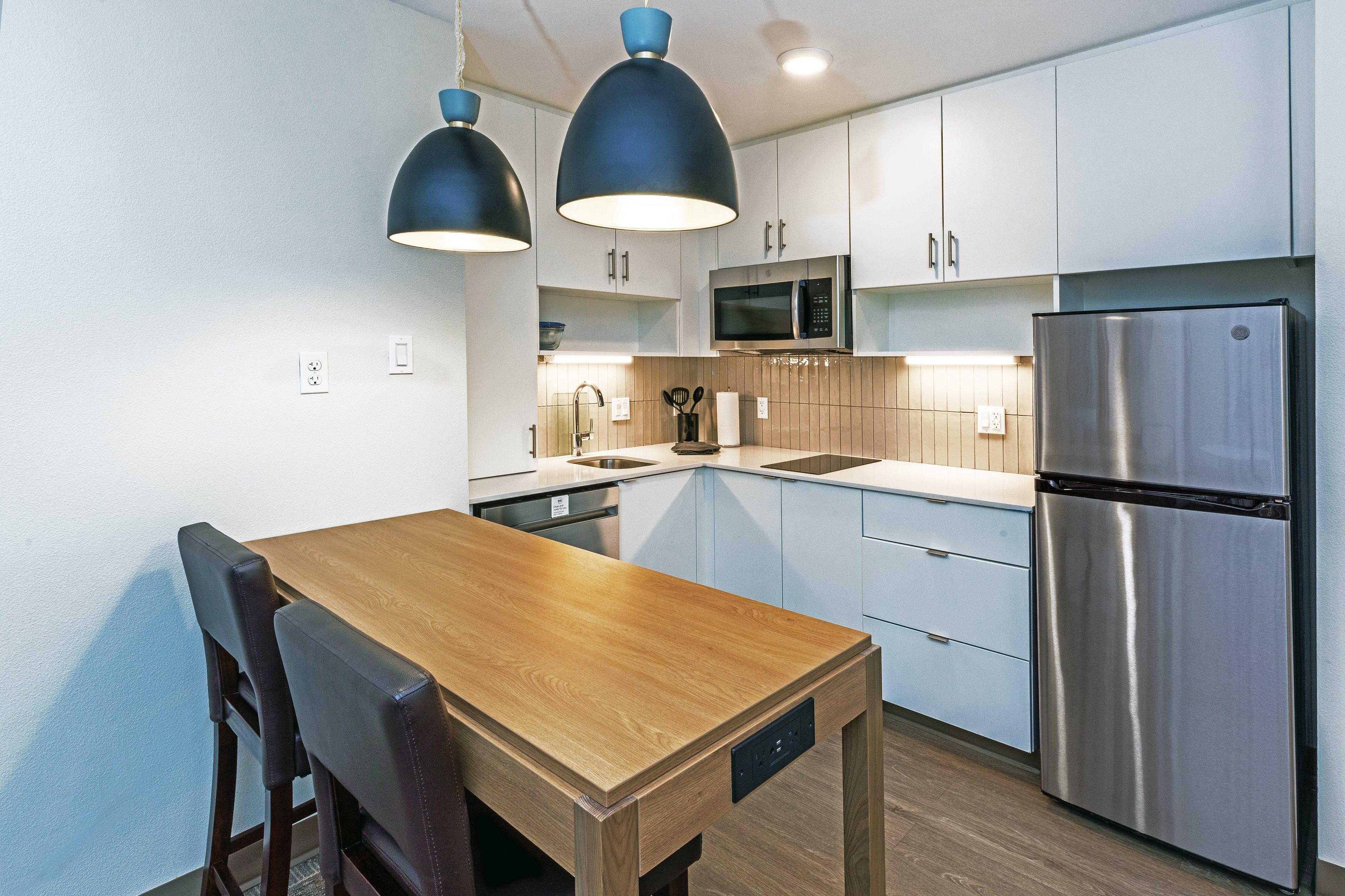 Suite Accessible King Size Bed