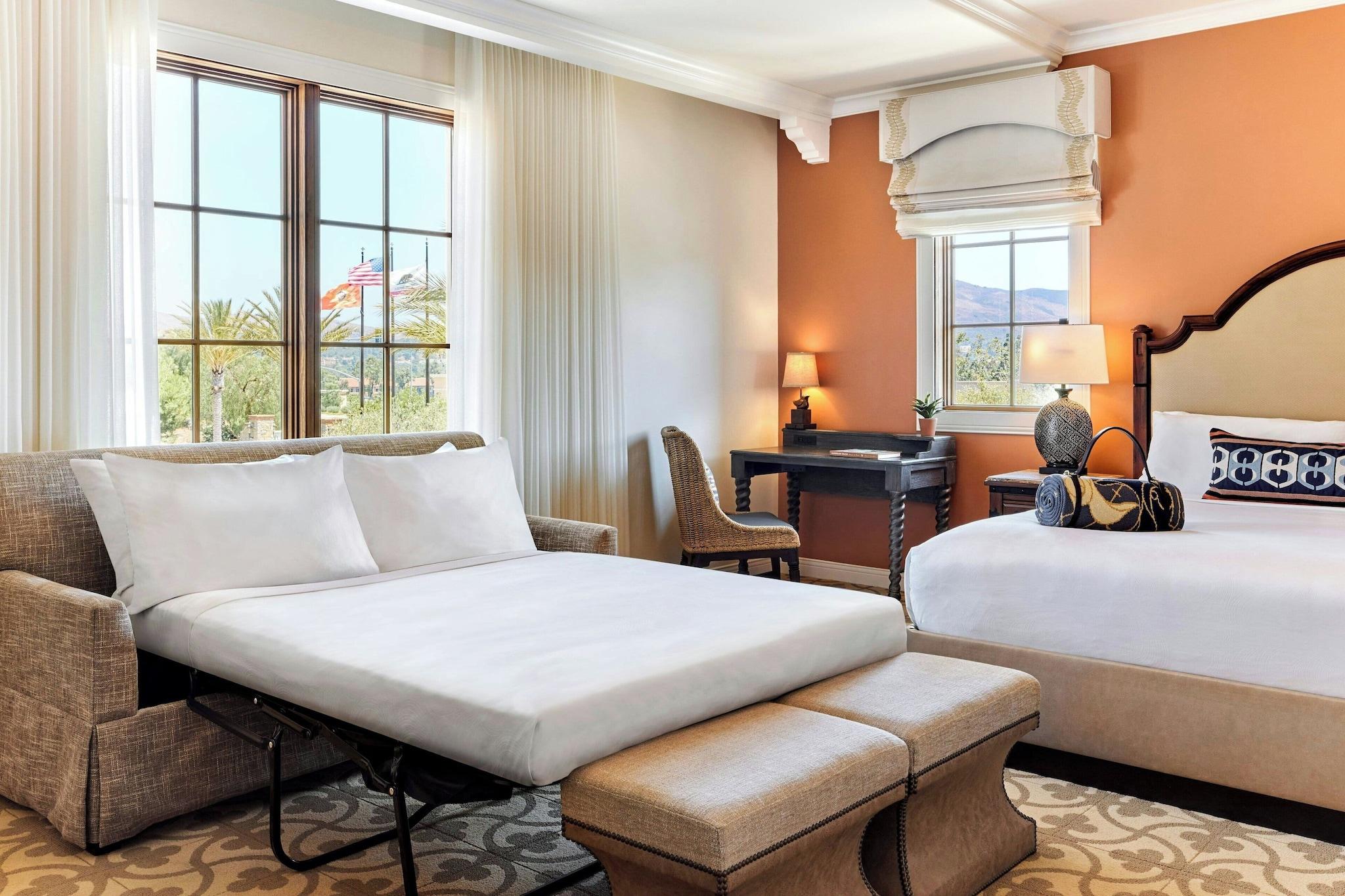 Studio King Size Bed