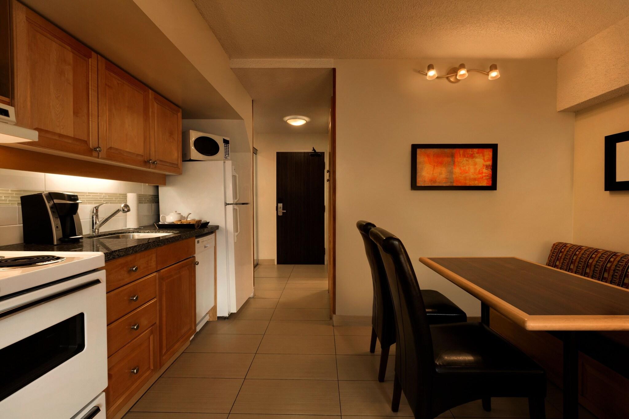 Studio Queen Size Bed