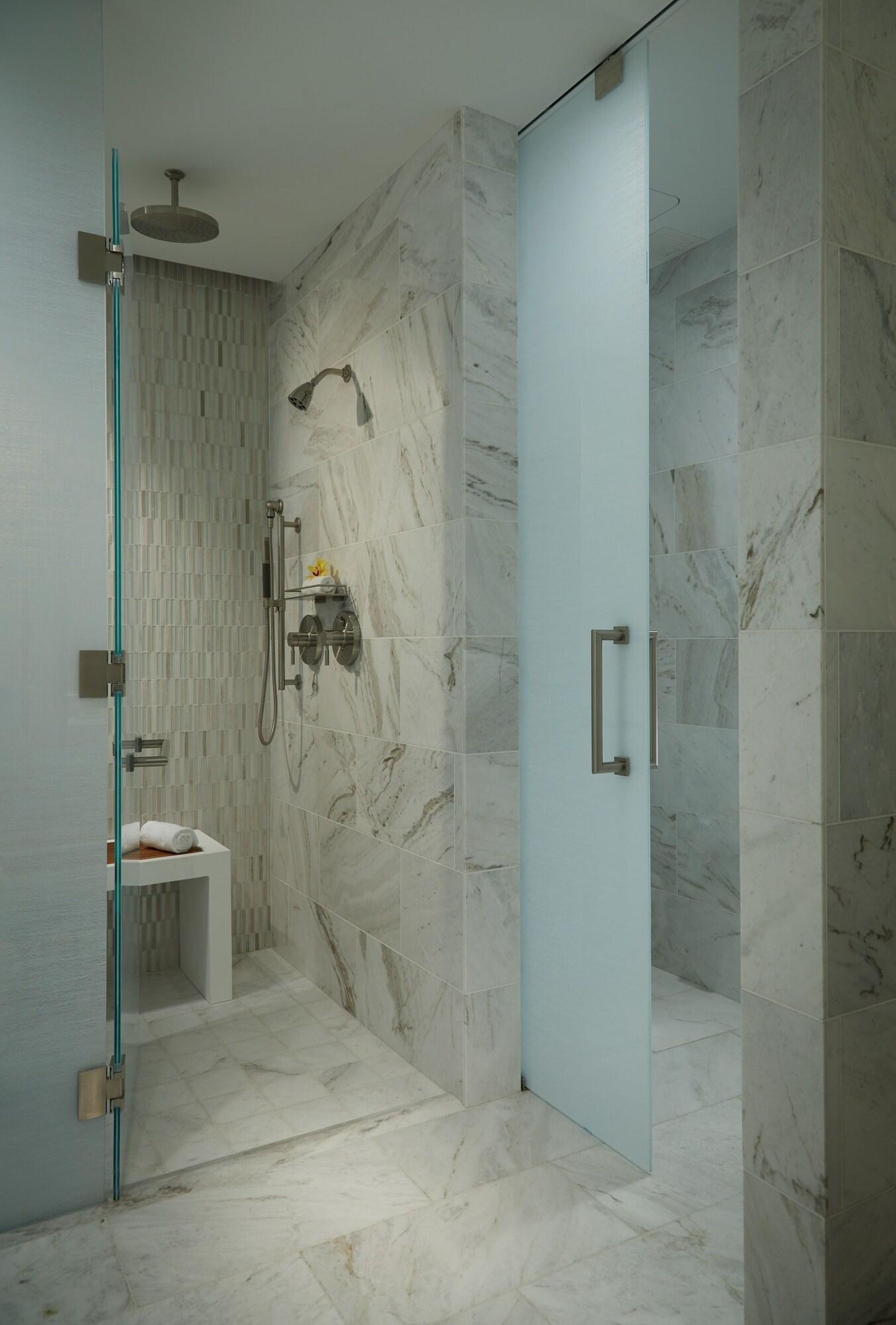 Double Deluxe King Bed