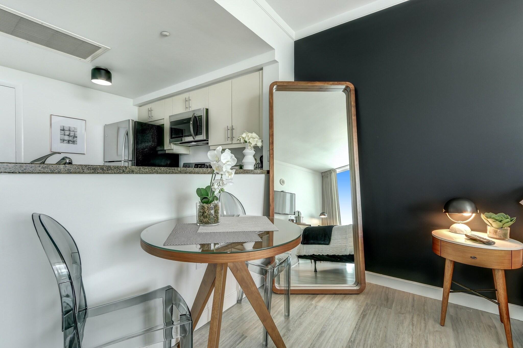 Studio Deluxe City View King Bed