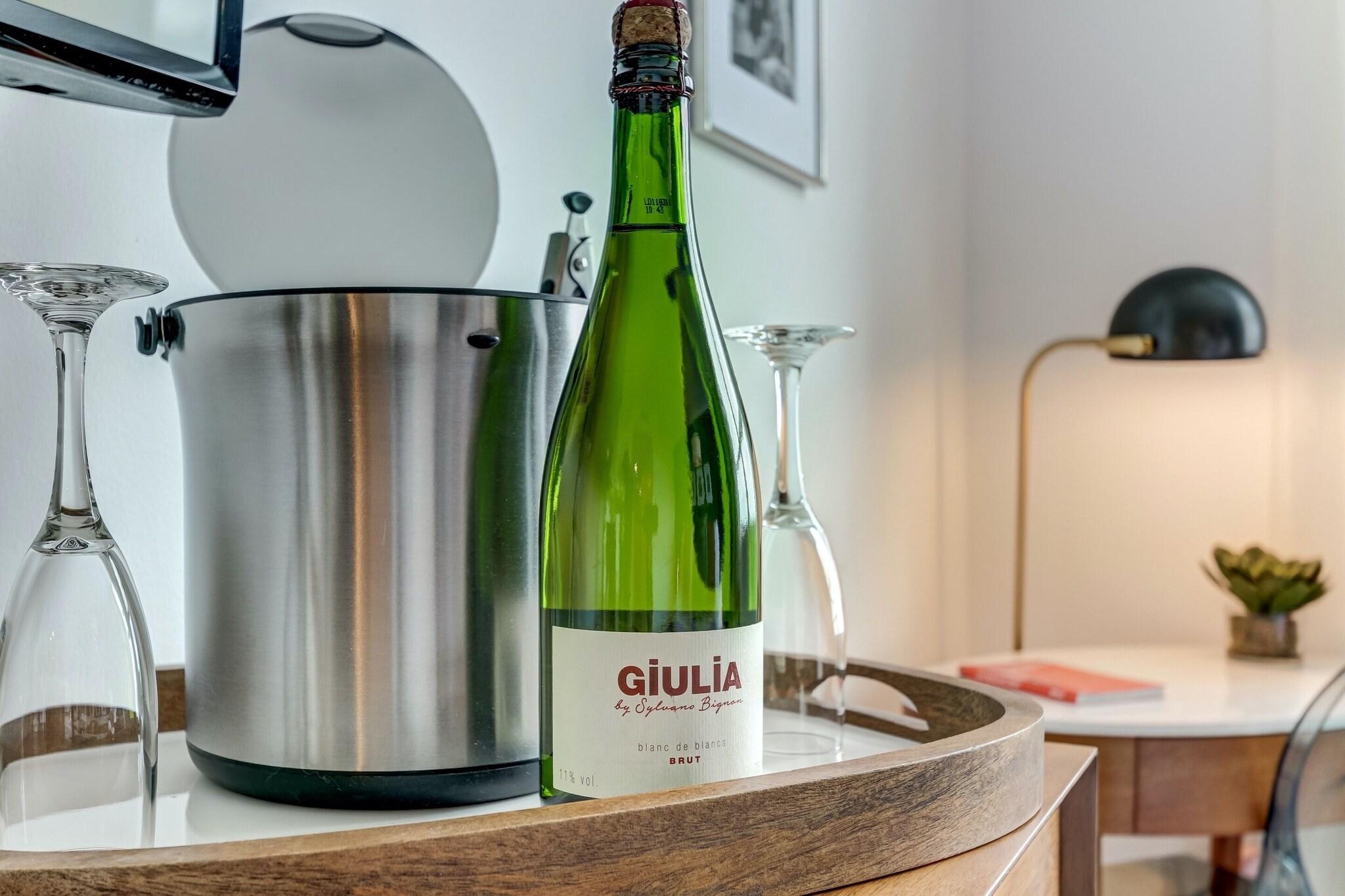 Studio Deluxe City View King Bed