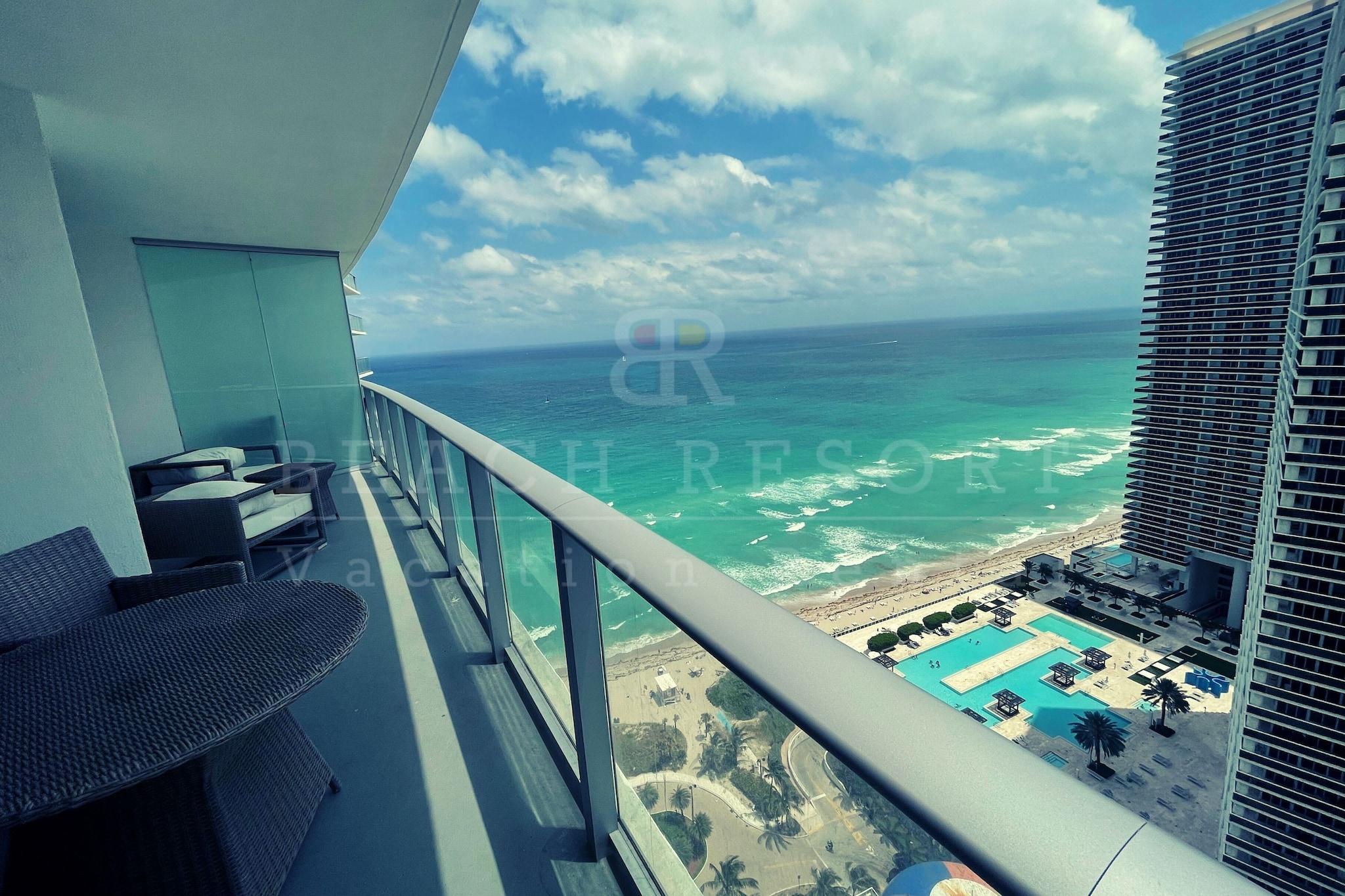 Suite Partial Ocean View One Bedroom