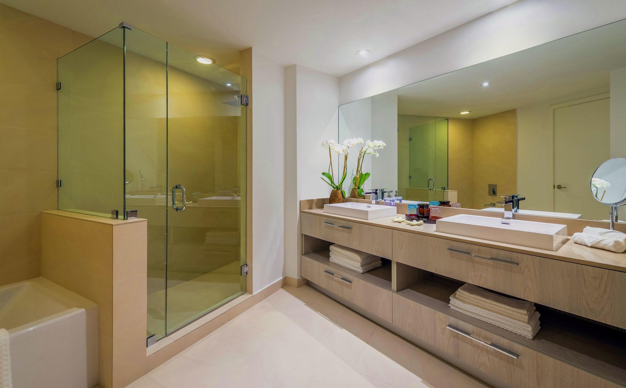 Suite Partial Ocean View One Bedroom