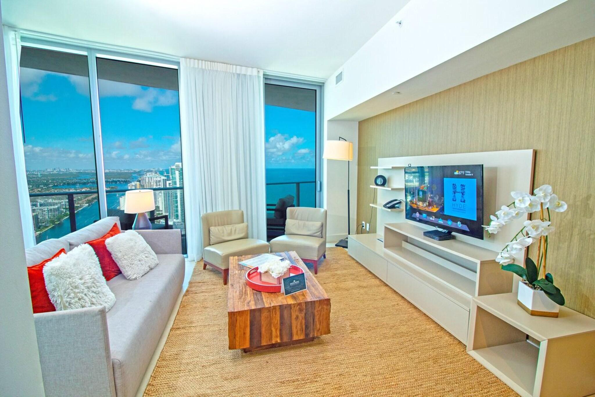 Suite Partial Ocean View One Bedroom