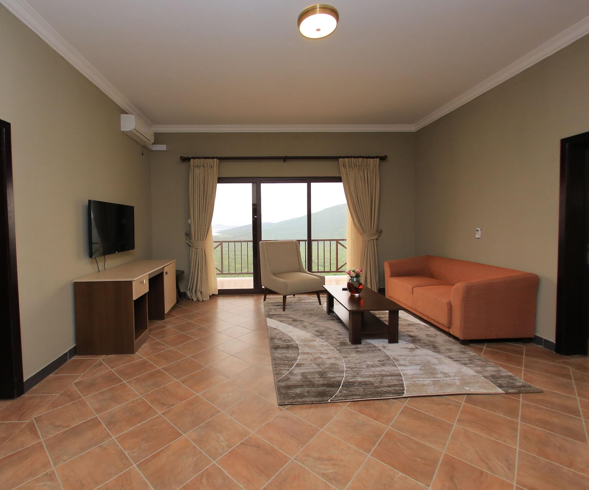 Family Room Garden View with Balcony