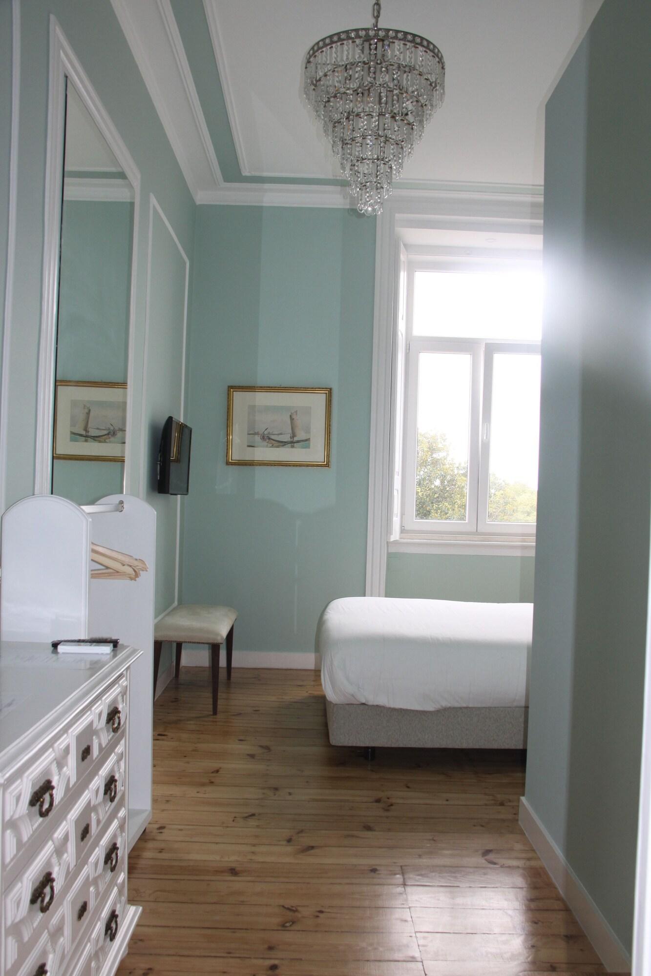 Double Queen Size Bed