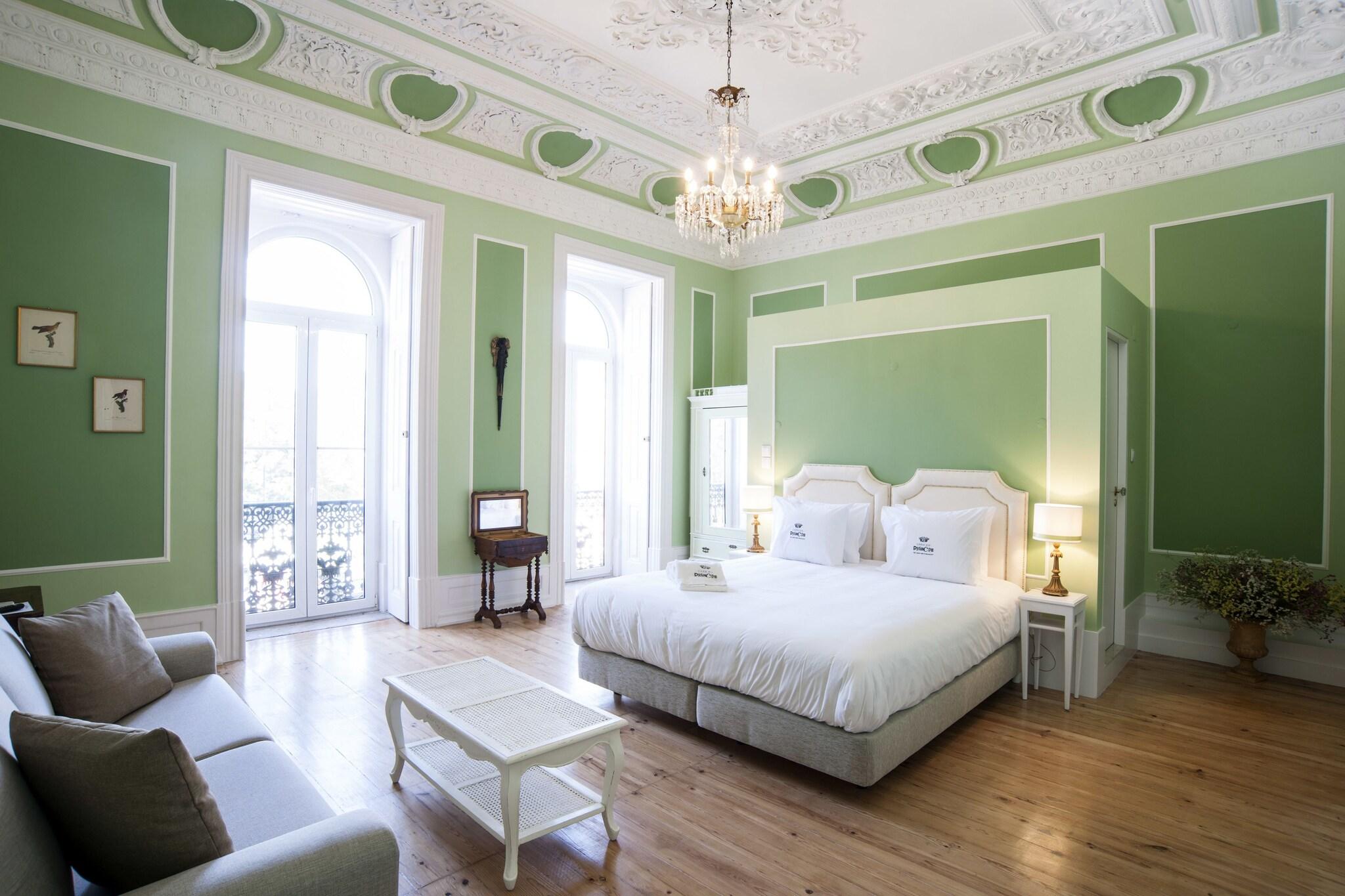 Suite Queen Size Bed