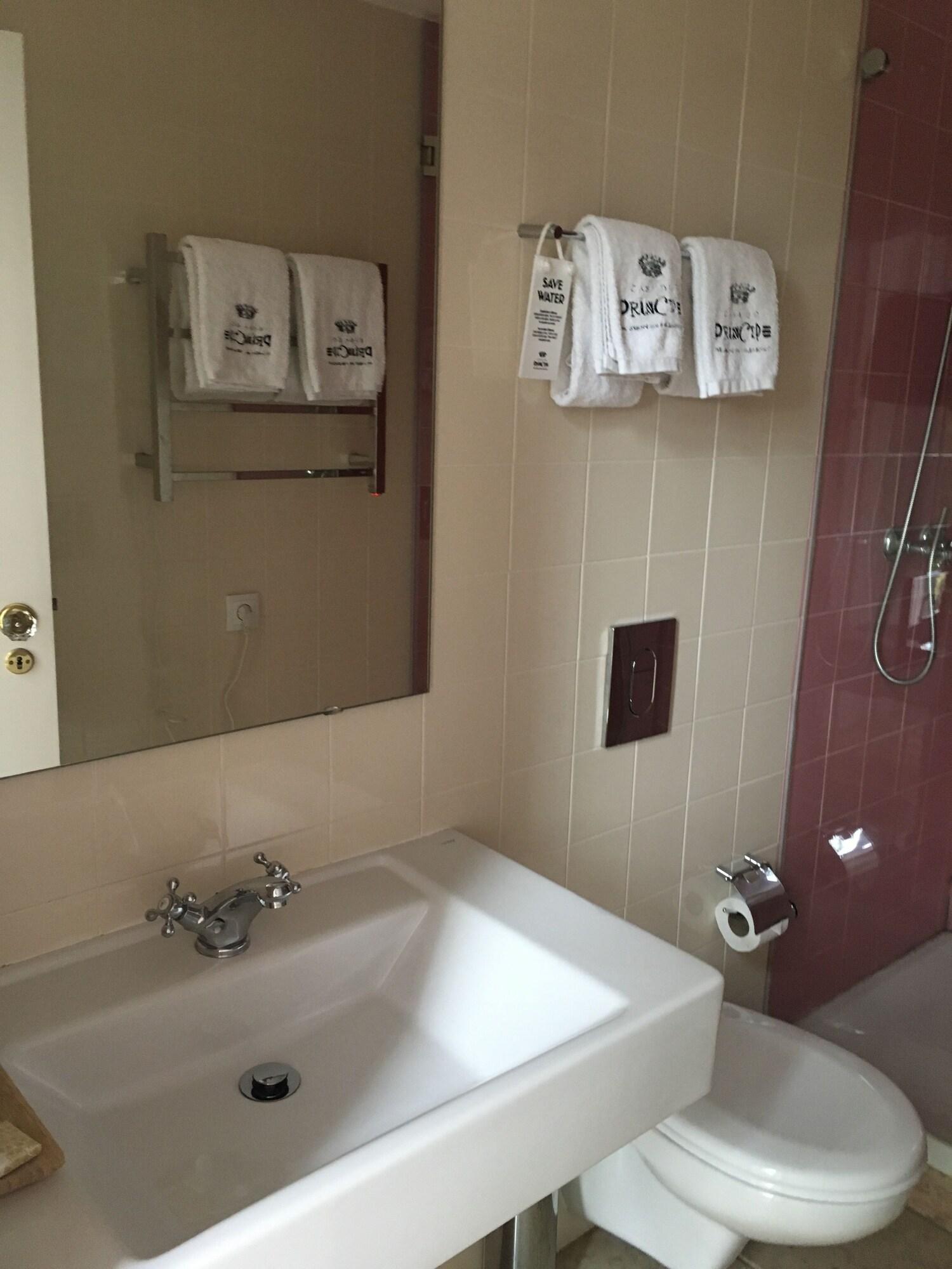 Suite Queen Size Bed