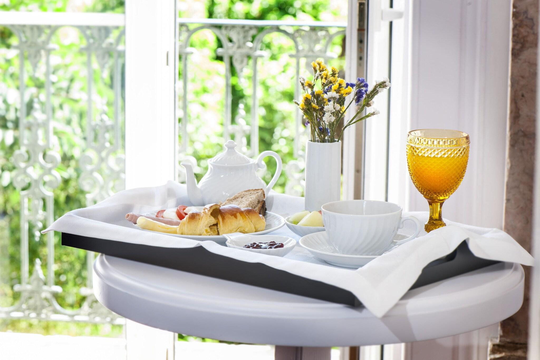 Double or Twin Premium Queen Bed