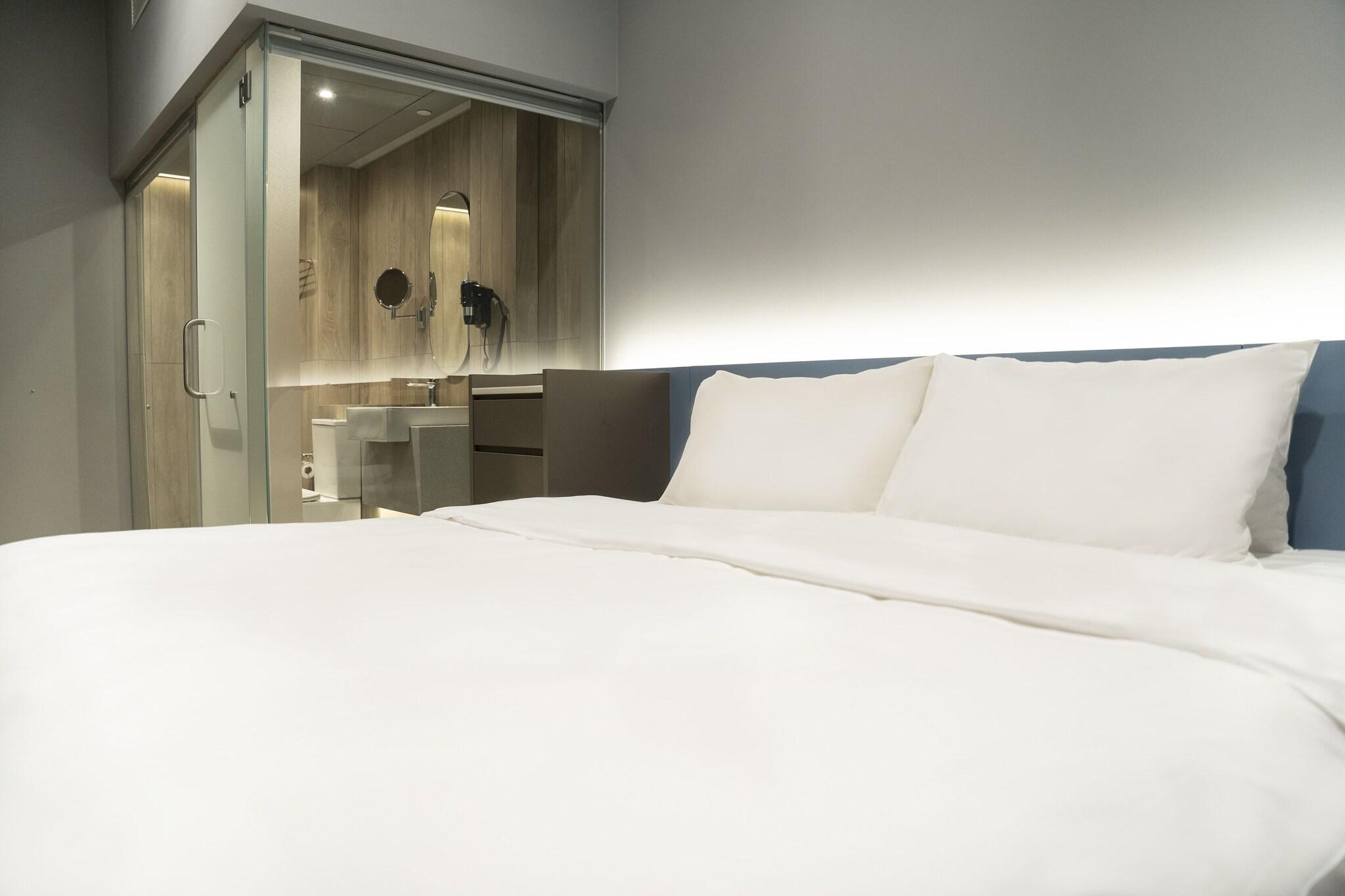 Double Premier King Bed