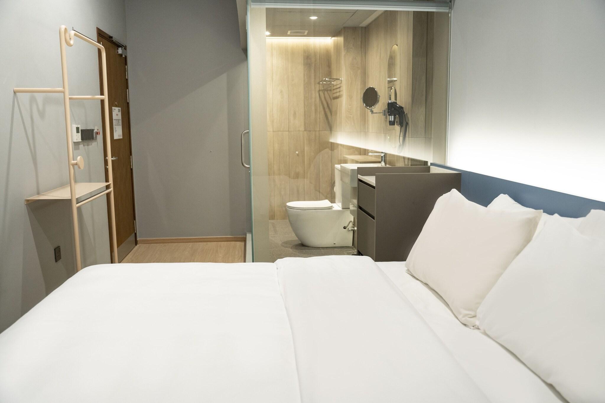 Double Premier King Bed