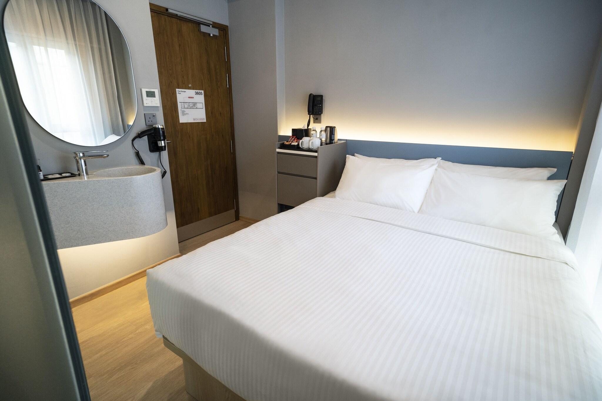 Double Deluxe Queen Bed