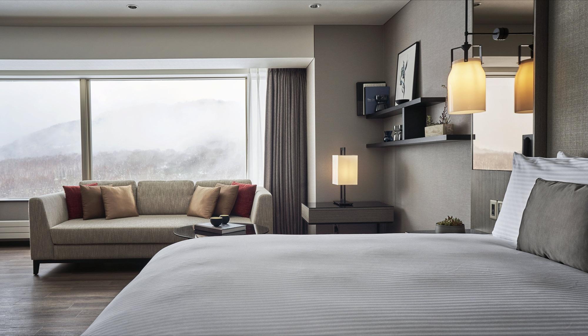 Studio King Size Bed