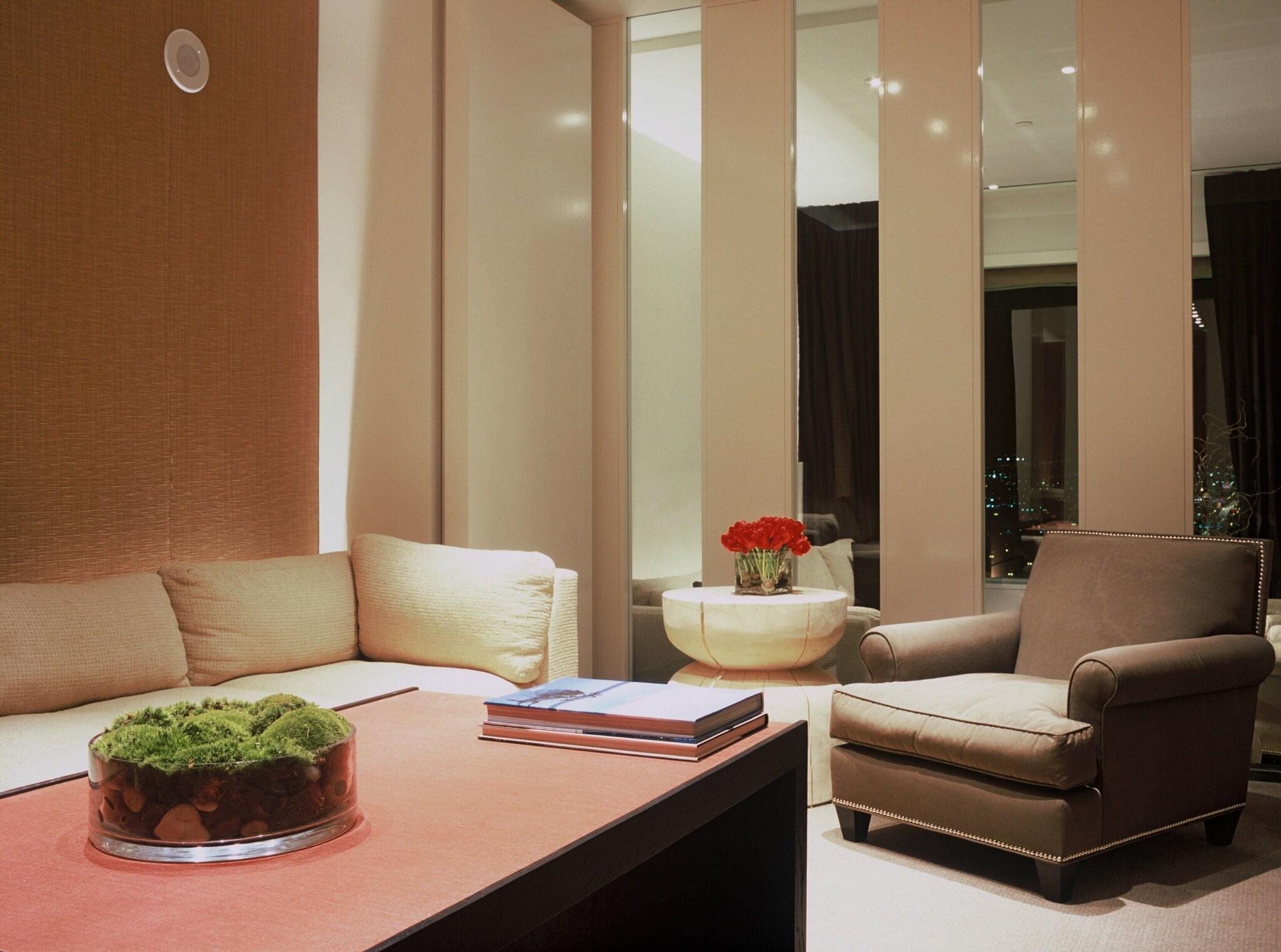 Double King Bed One Bedroom 