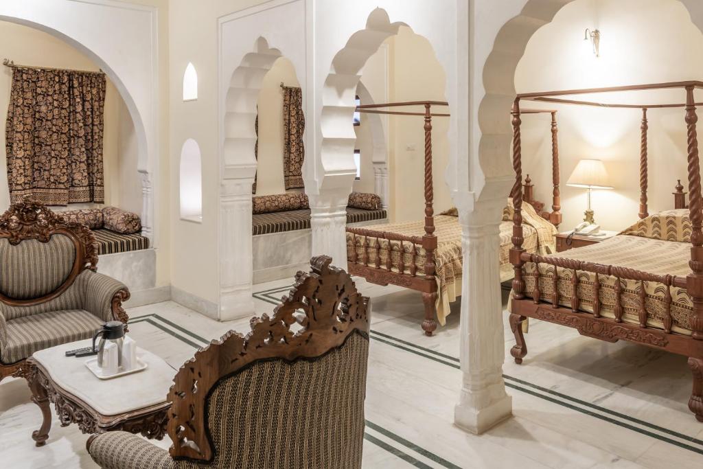 Double or Twin Standard