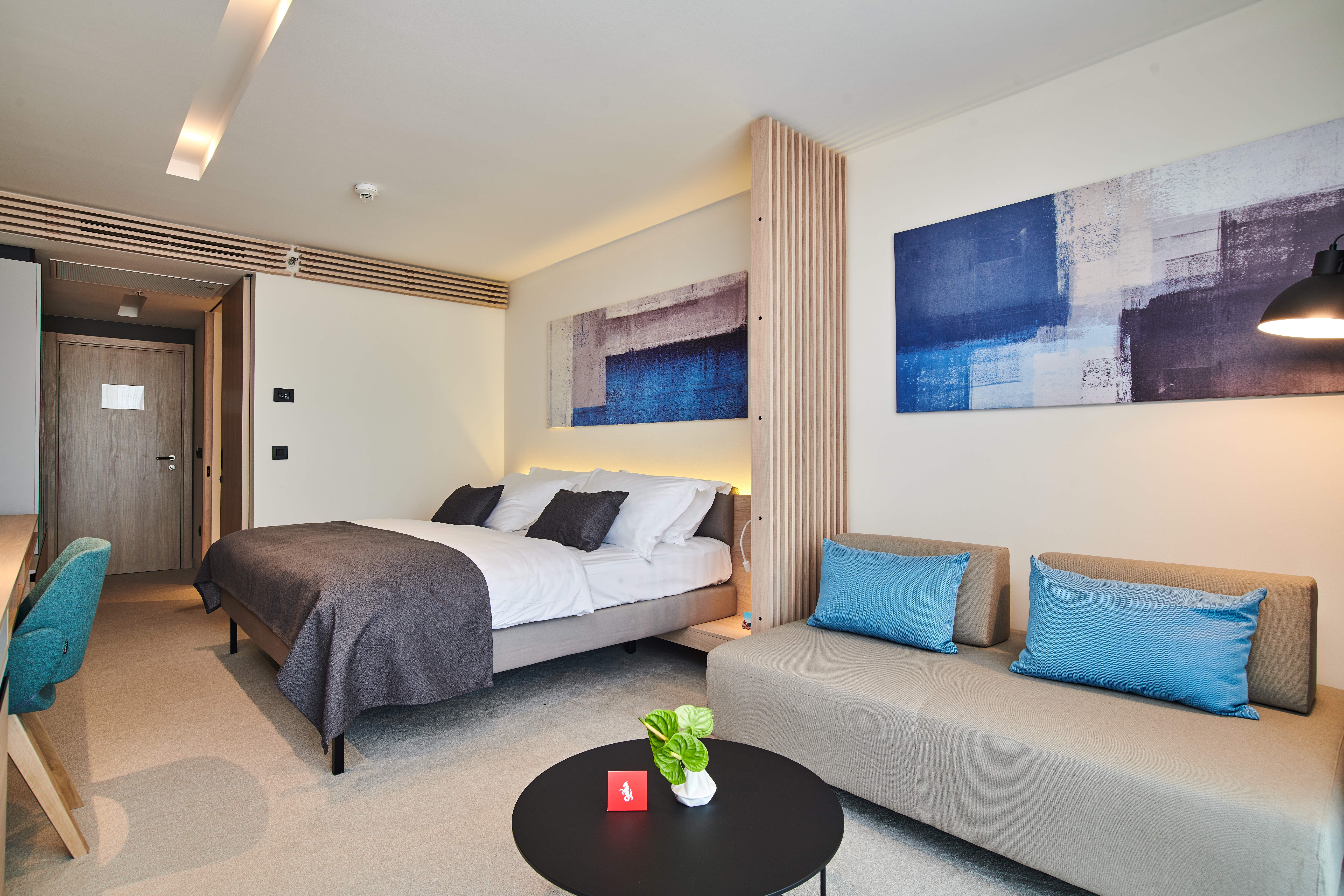 Family Room Classic with Balcony