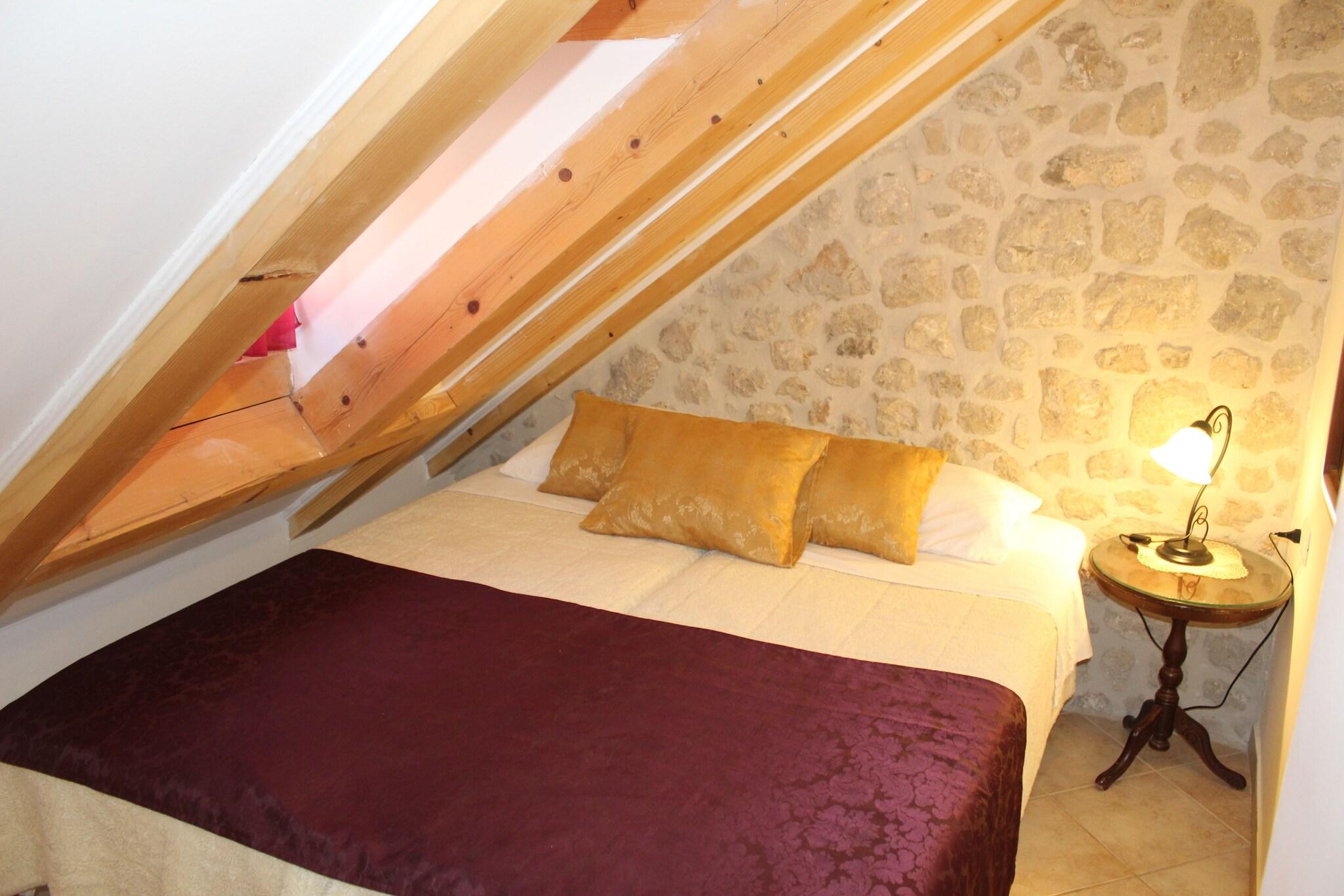 Single Queen Size Bed