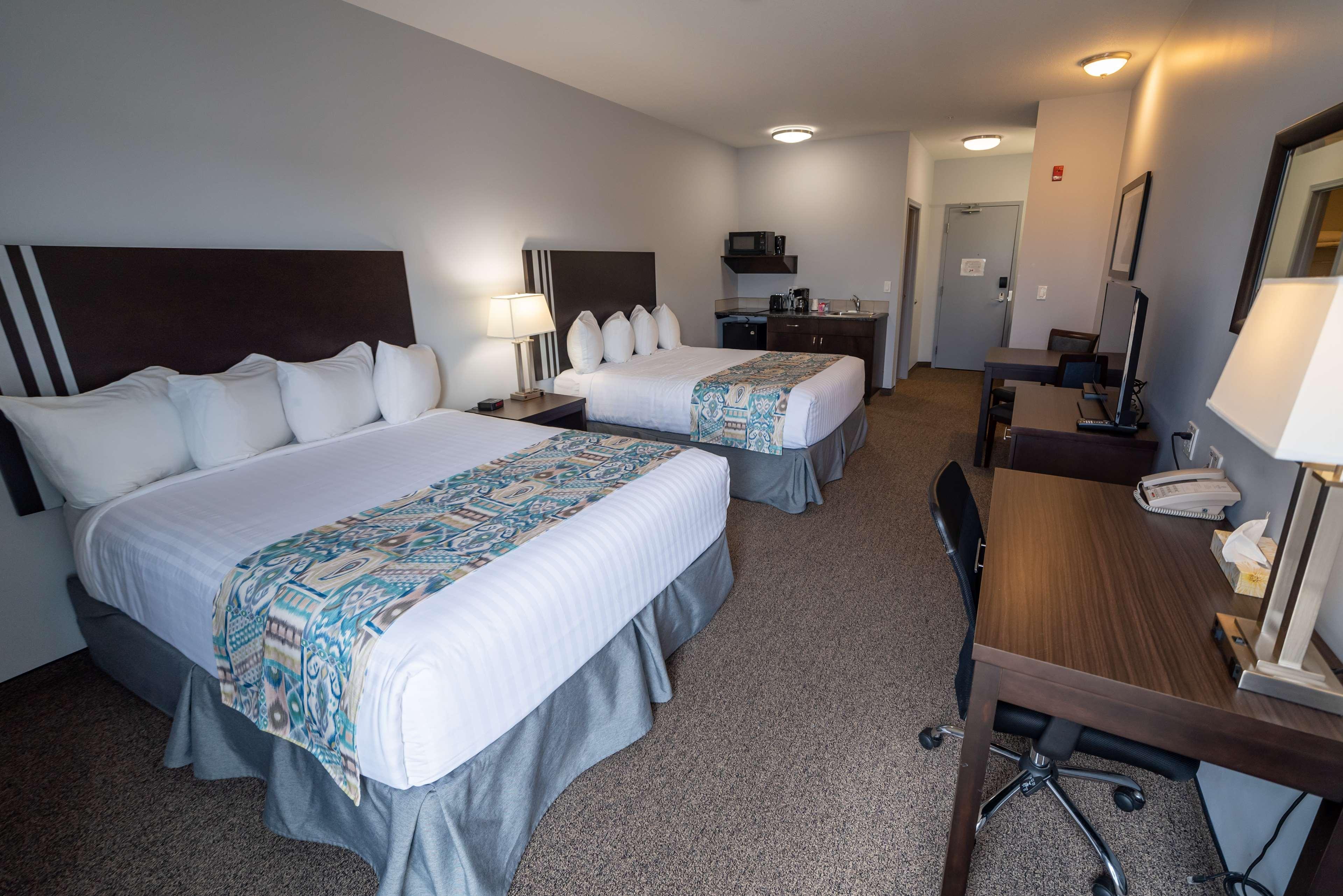 Suite Two Queen Beds