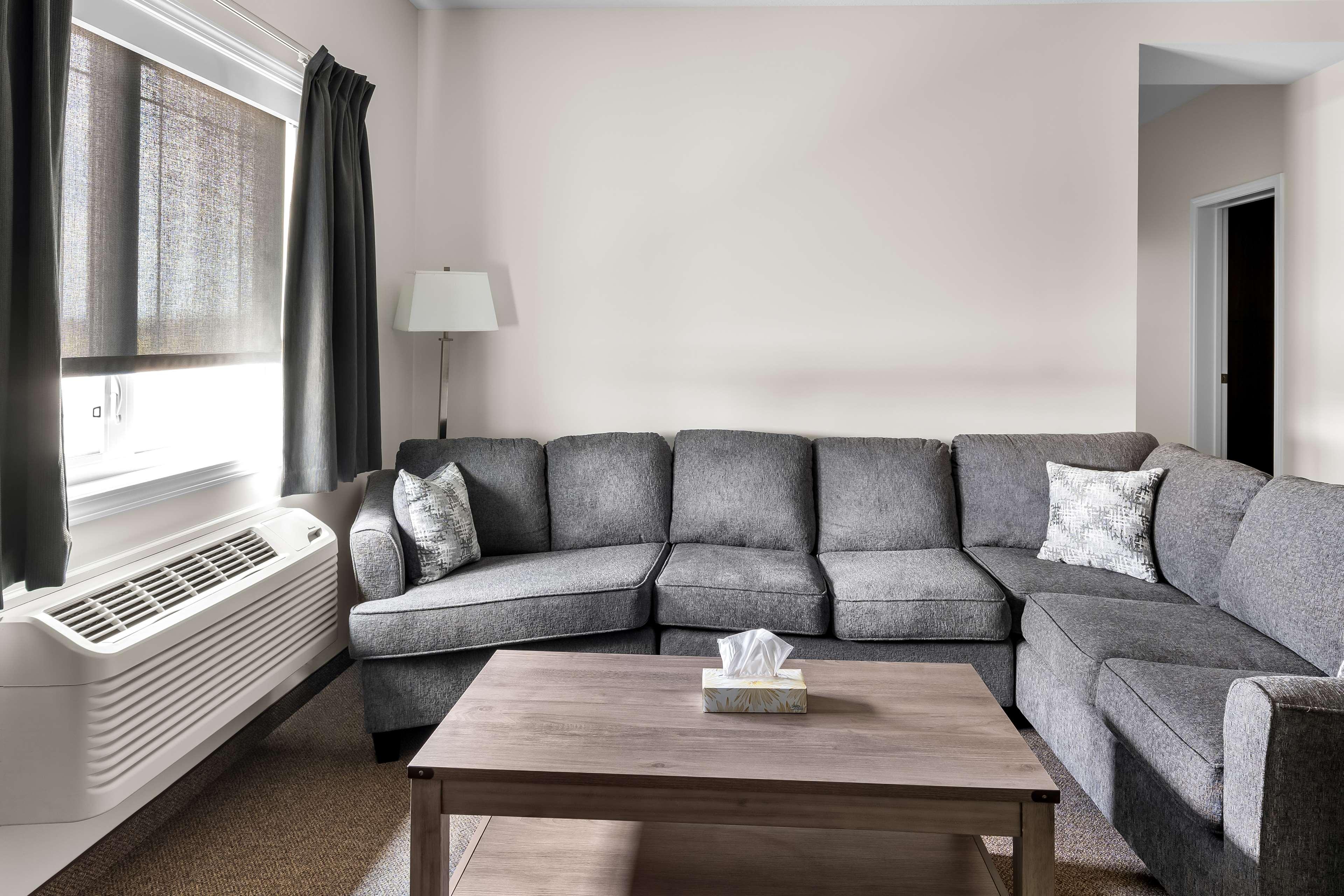 Suite Two Queen Beds