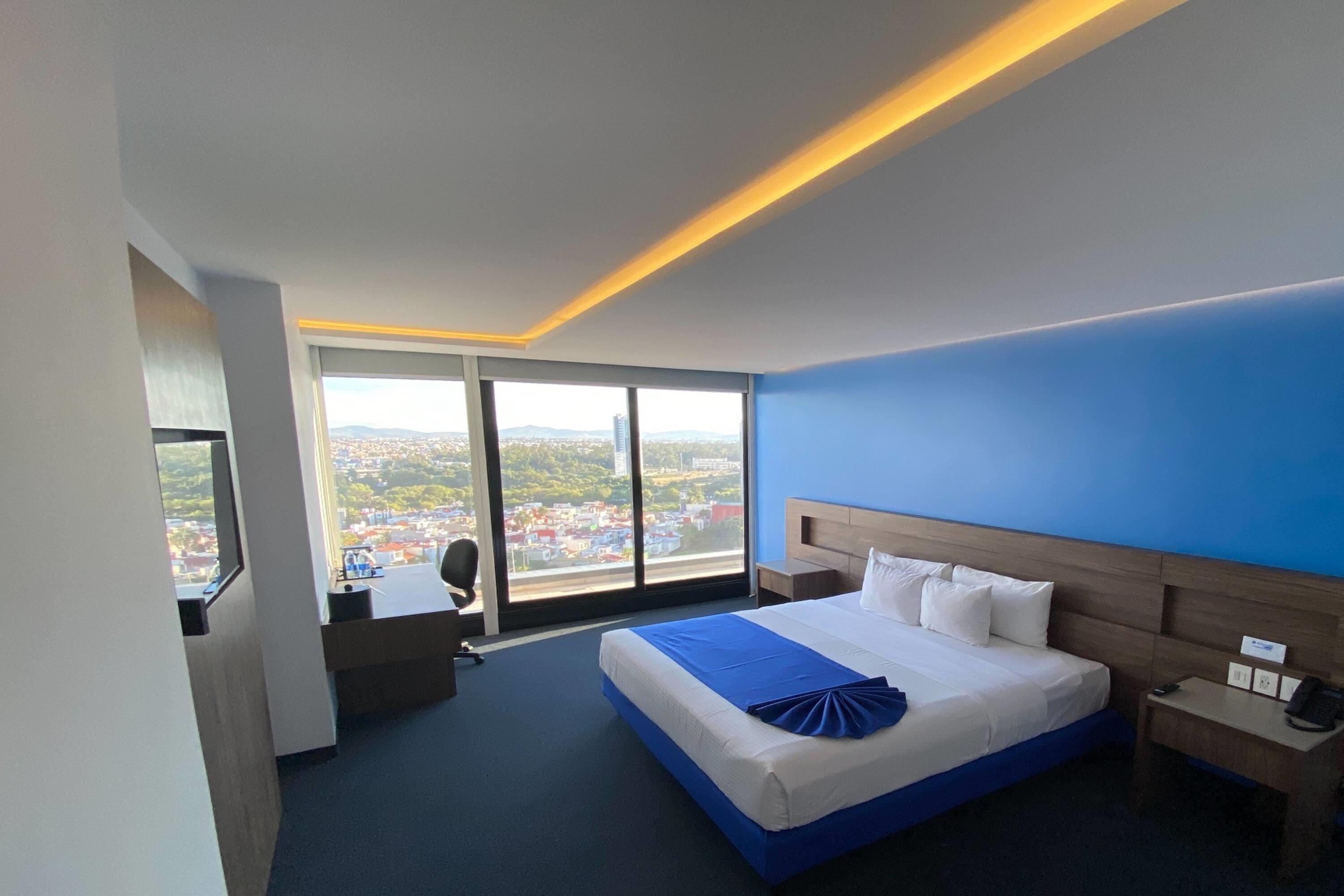 Room King Size Bed