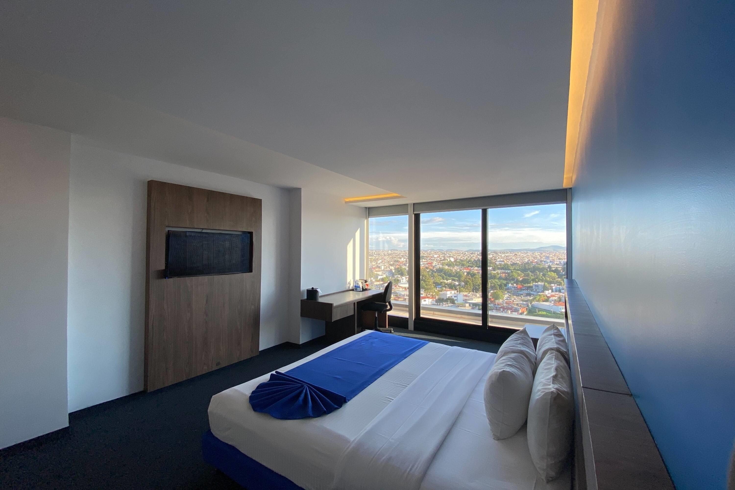 Room King Size Bed