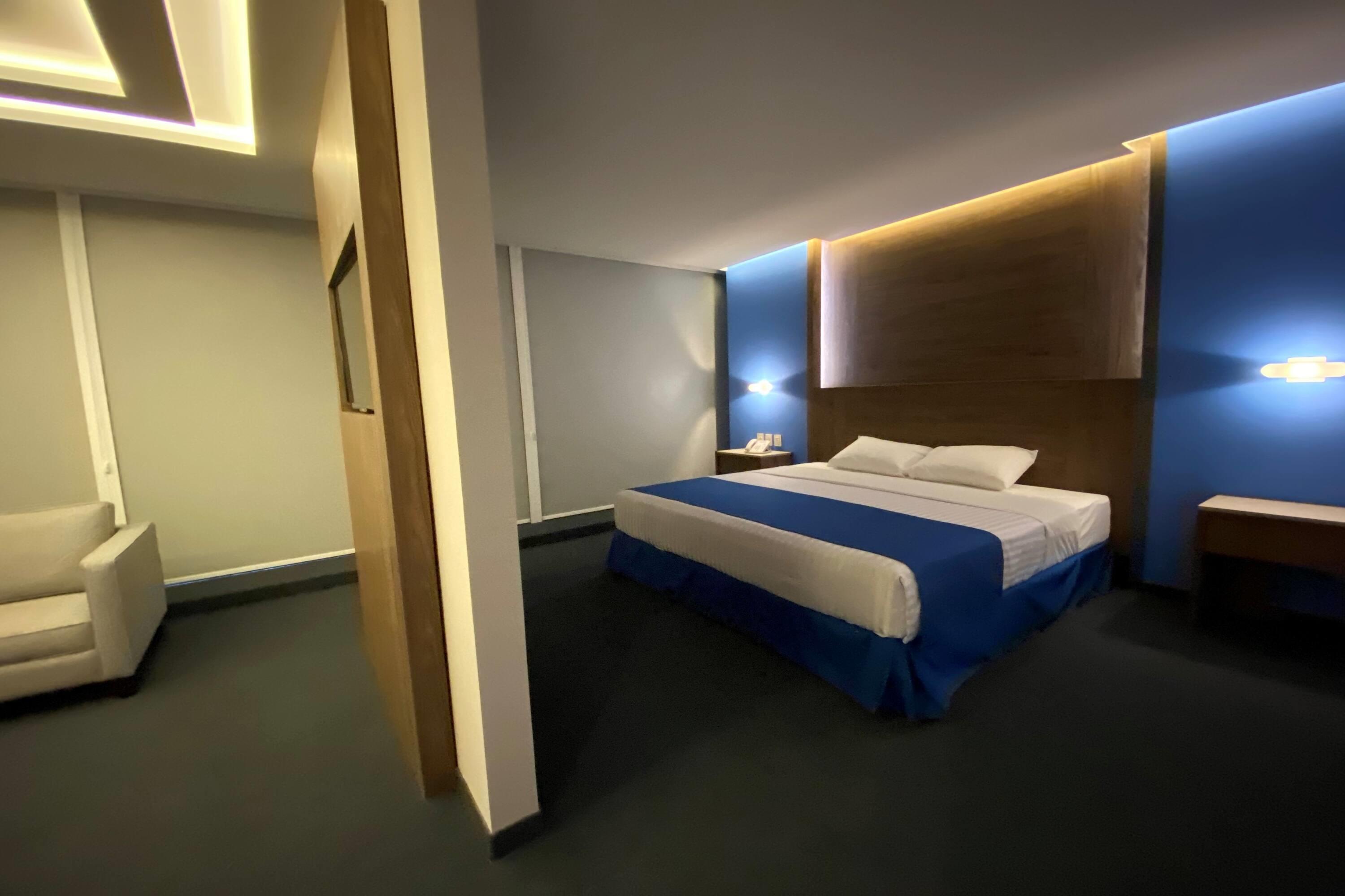 Suite King Size Bed