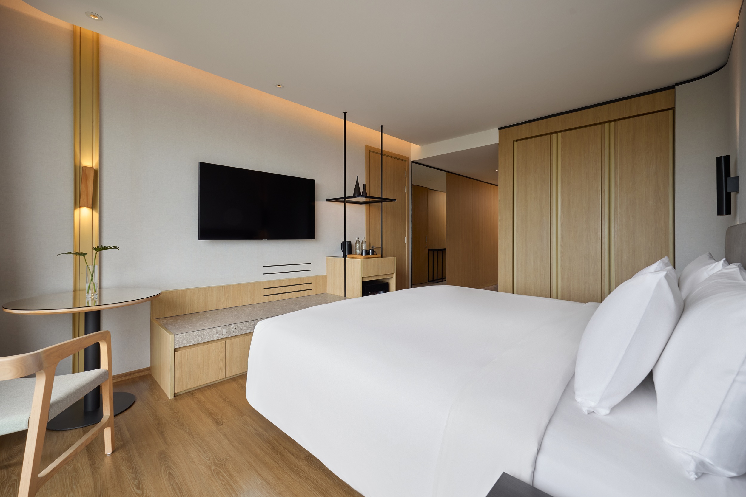 Studio King Size Bed