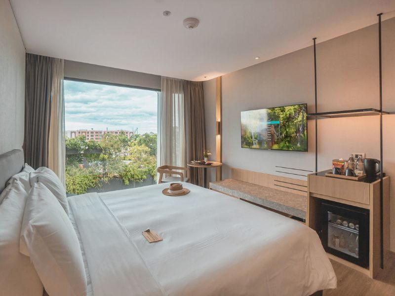 Studio King Size Bed