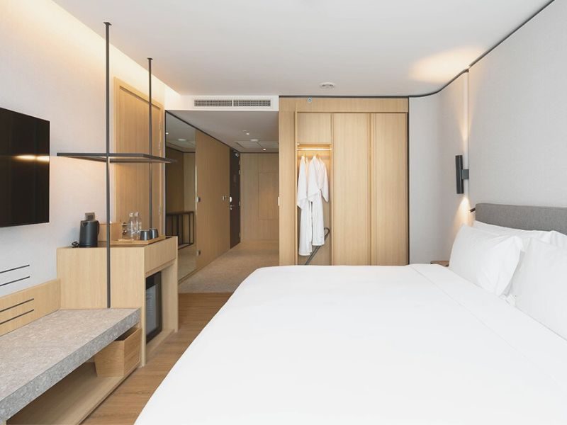 Studio King Size Bed