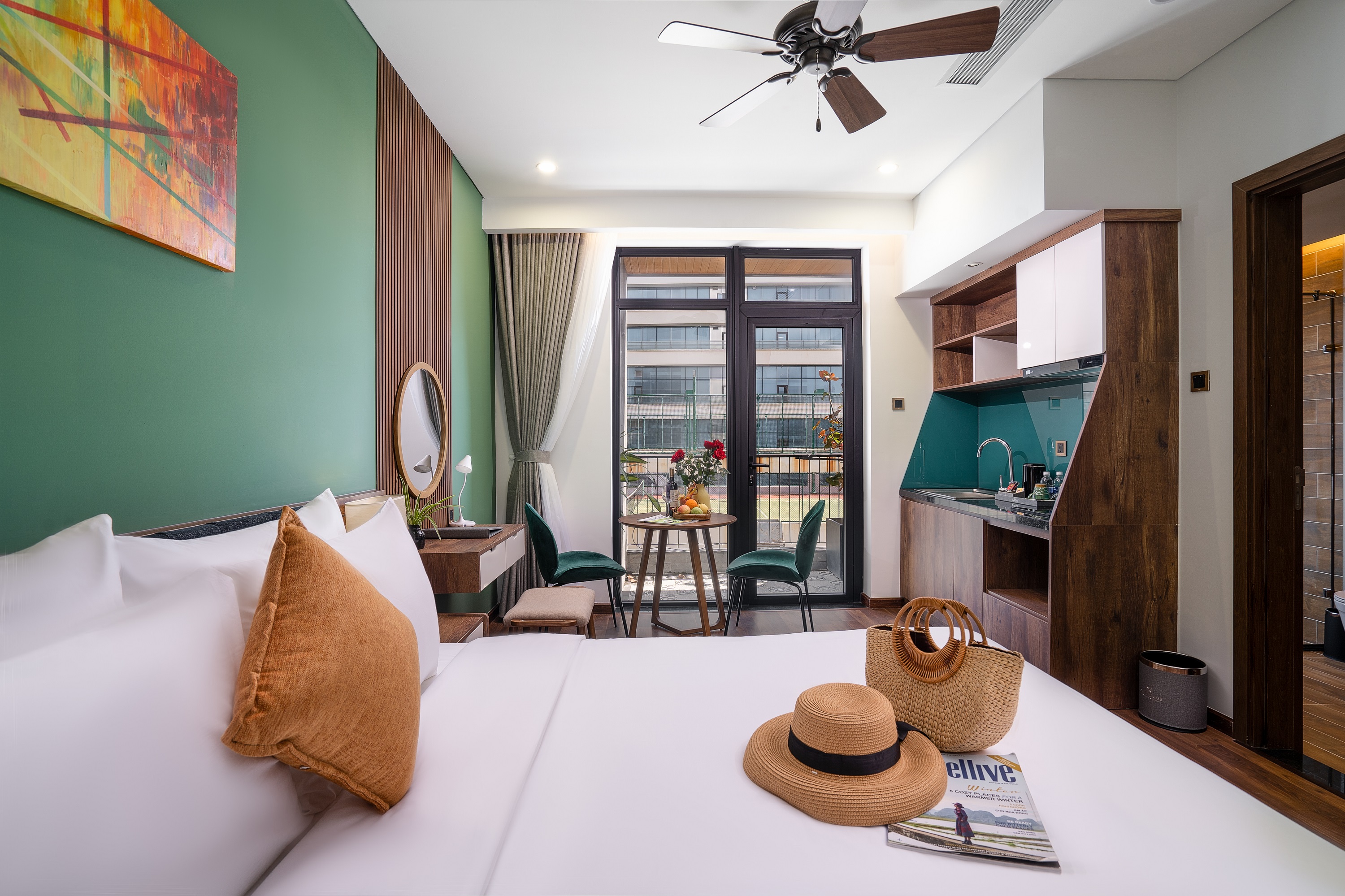 Studio Partial Ocean View King Bed