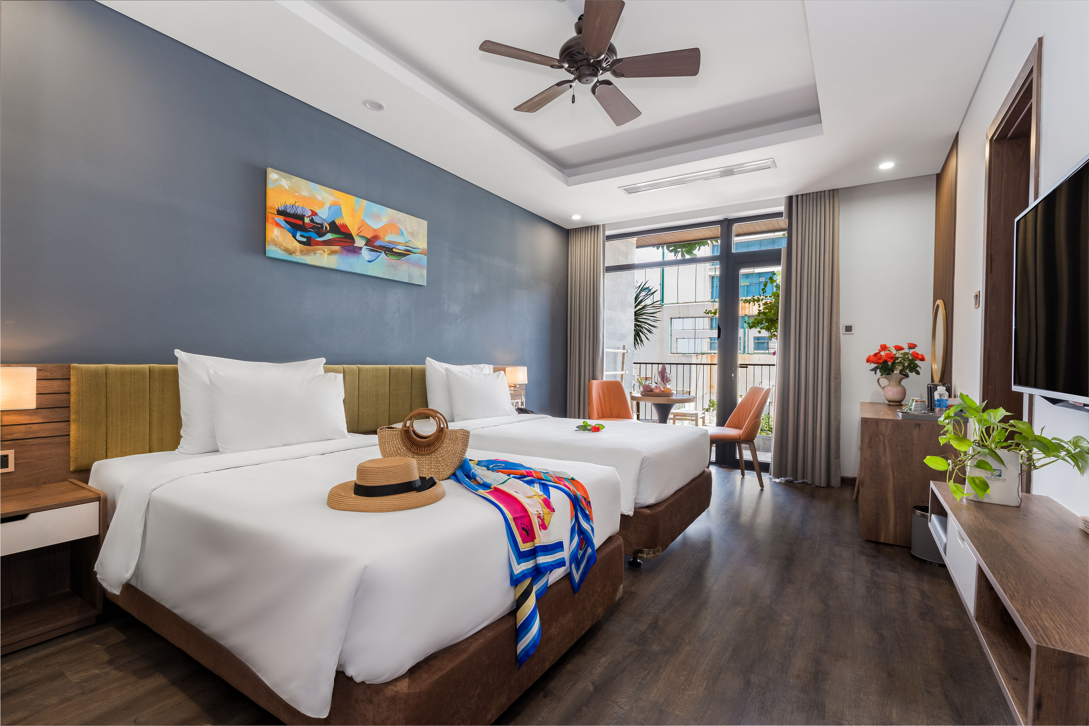 Twin Deluxe with Views