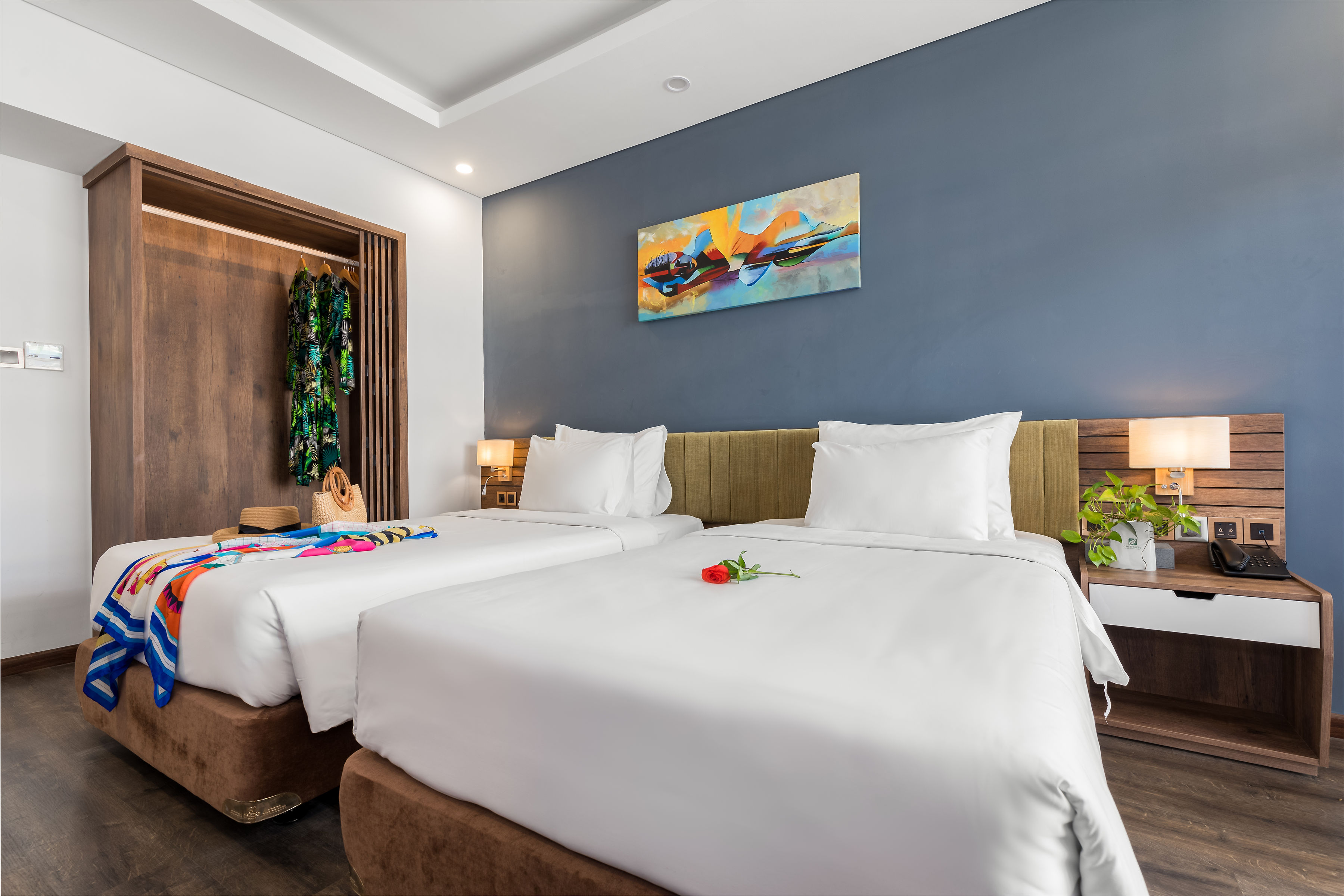 Twin Deluxe with Views