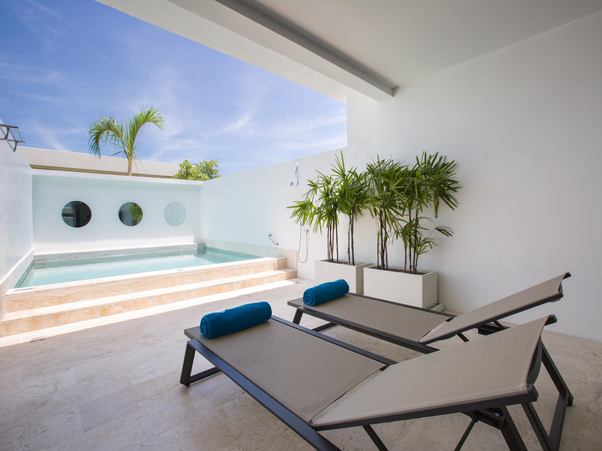 Apartment Pool View One Bedroom