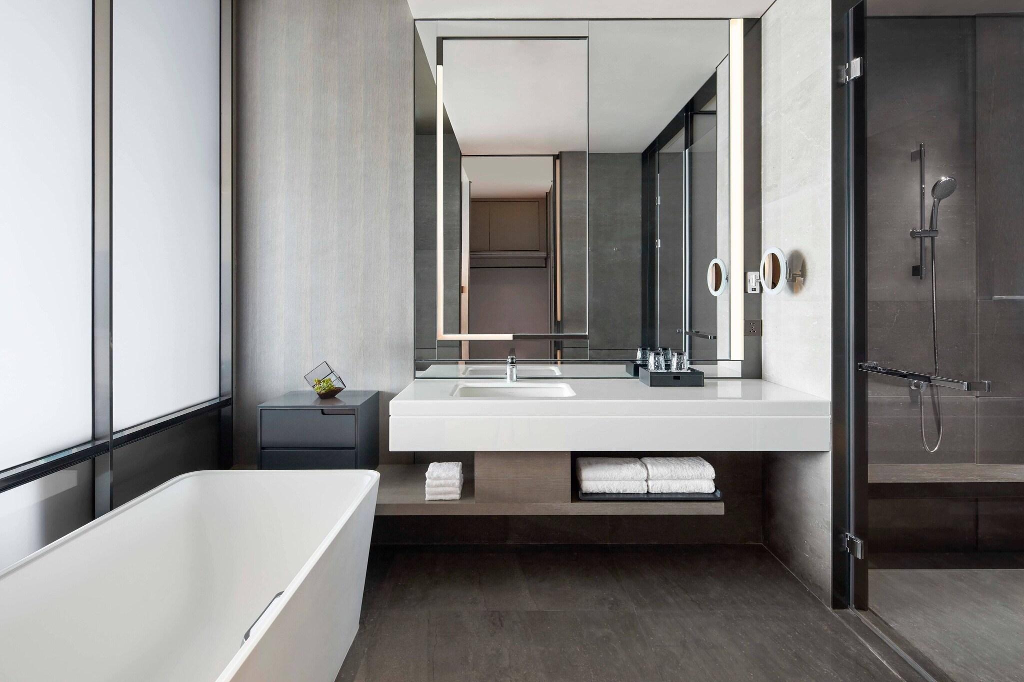 Double City View King Bed