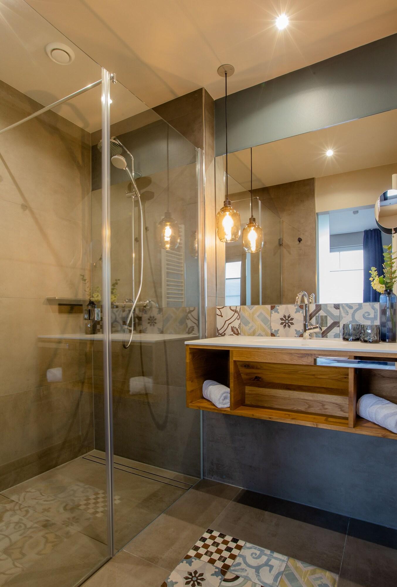 Double Classic King Bed