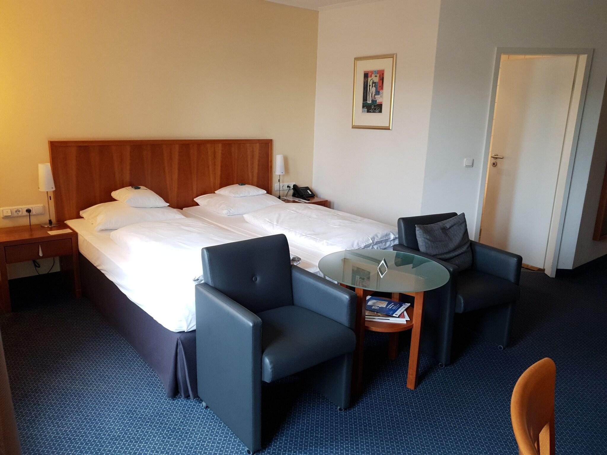 Double Classic Queen Bed