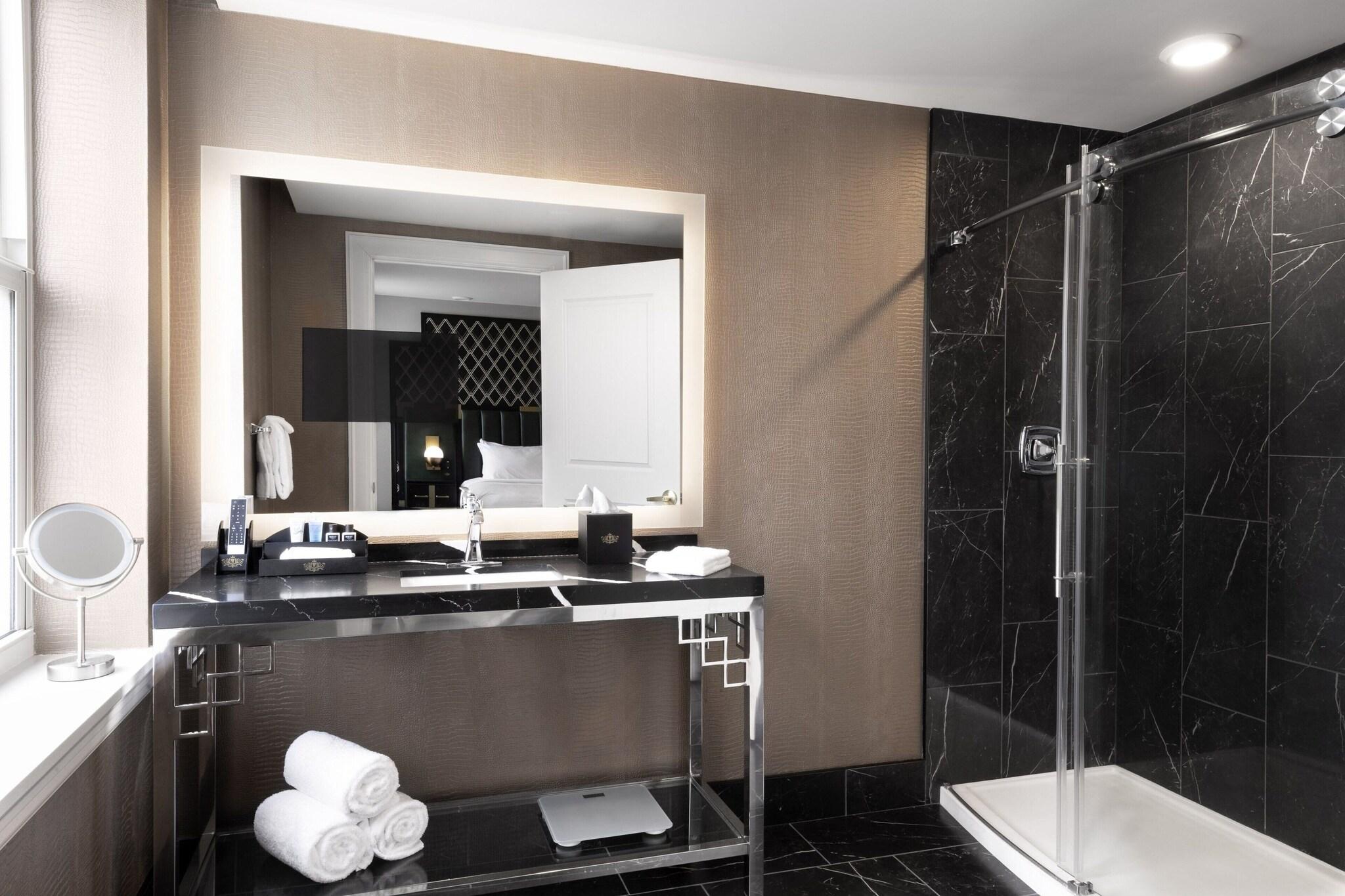 Suite King Bed One Bedroom 