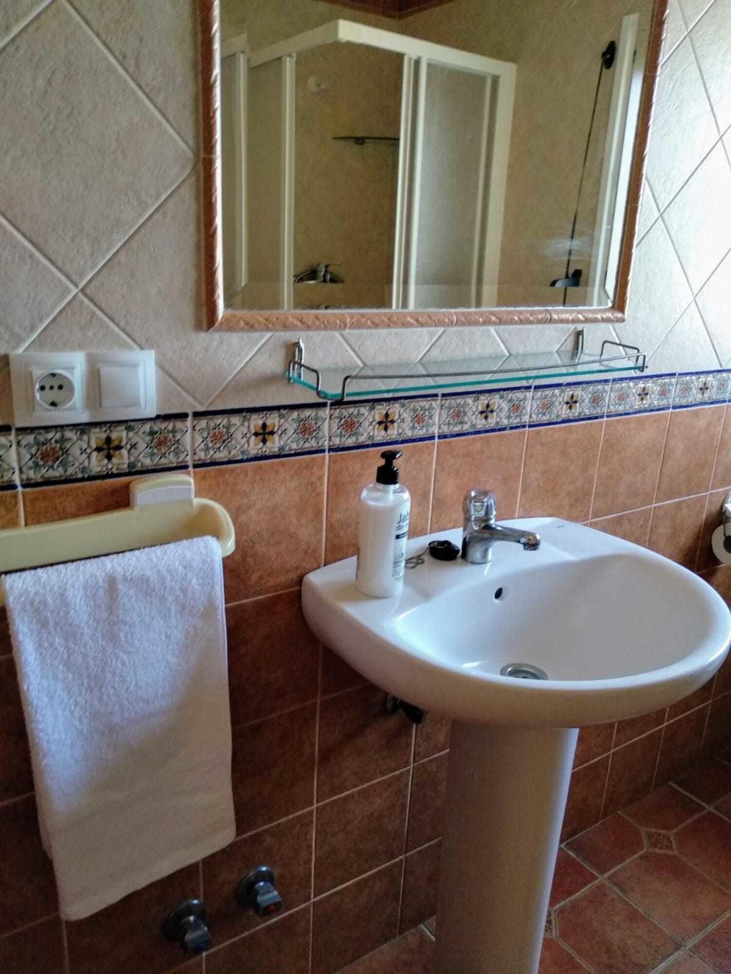 Triple with Shared Bathroom