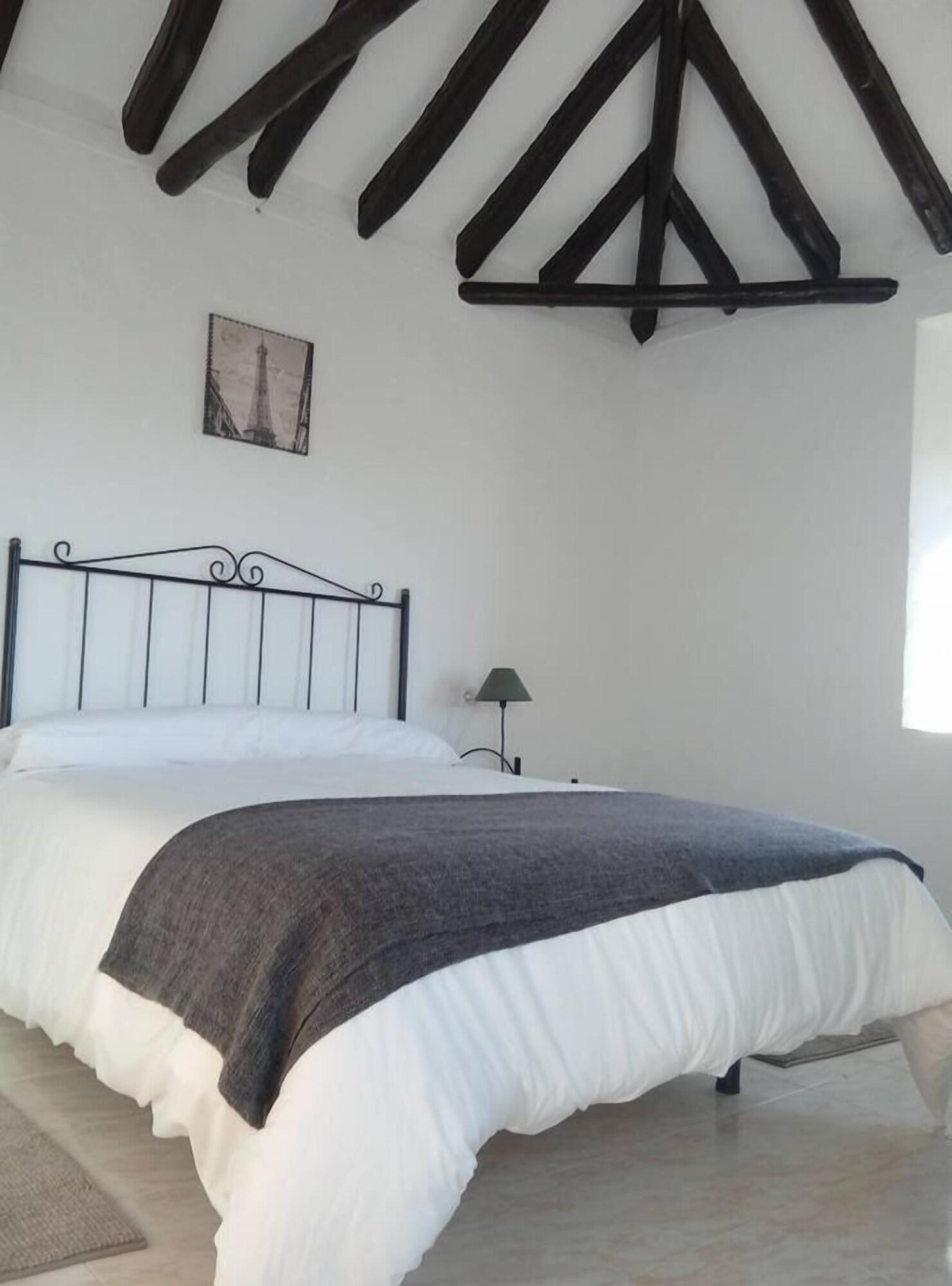 Triple with Shared Bathroom