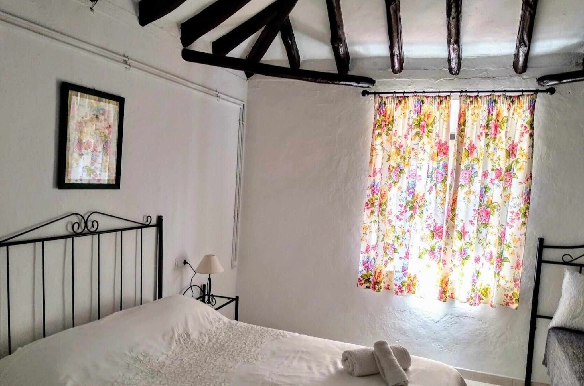 Triple with Shared Bathroom