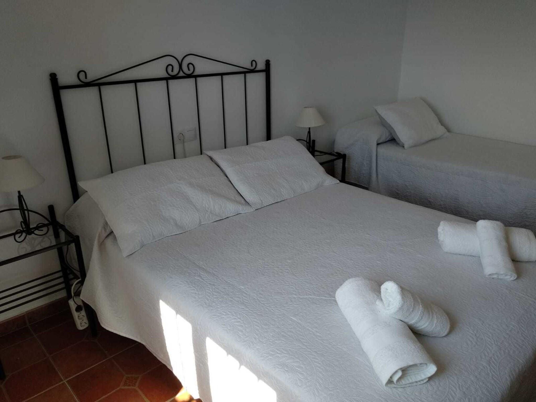 Triple with Shared Bathroom