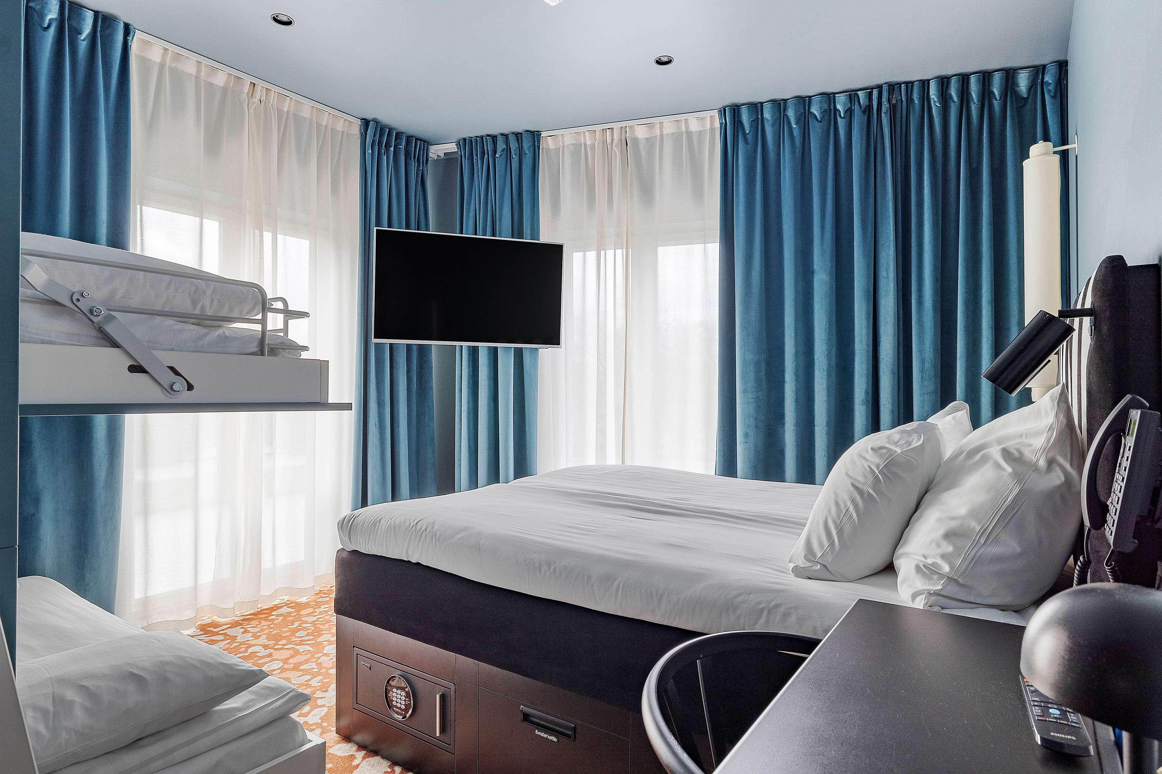 Family Room Capacity 4