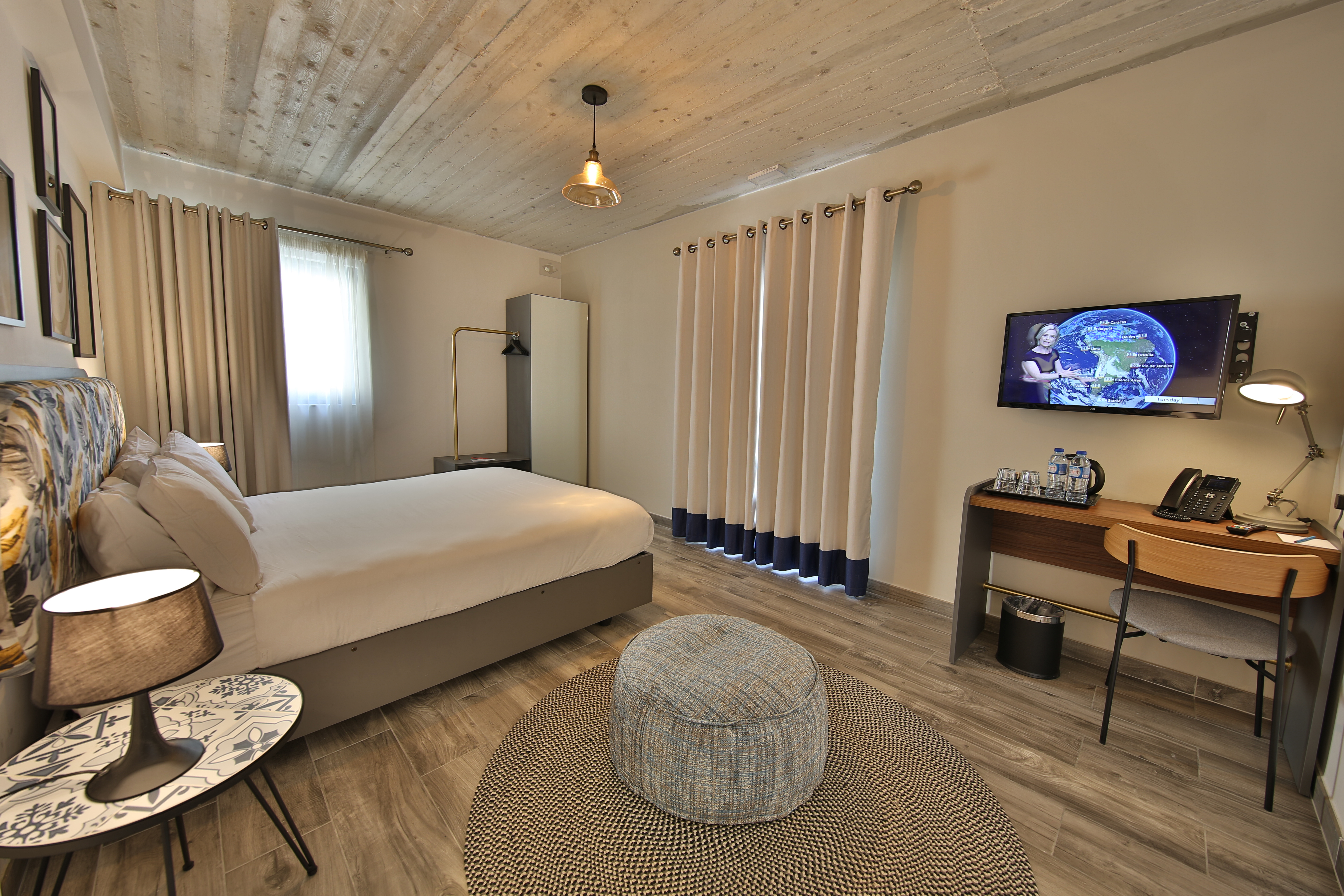 Double or Twin Deluxe