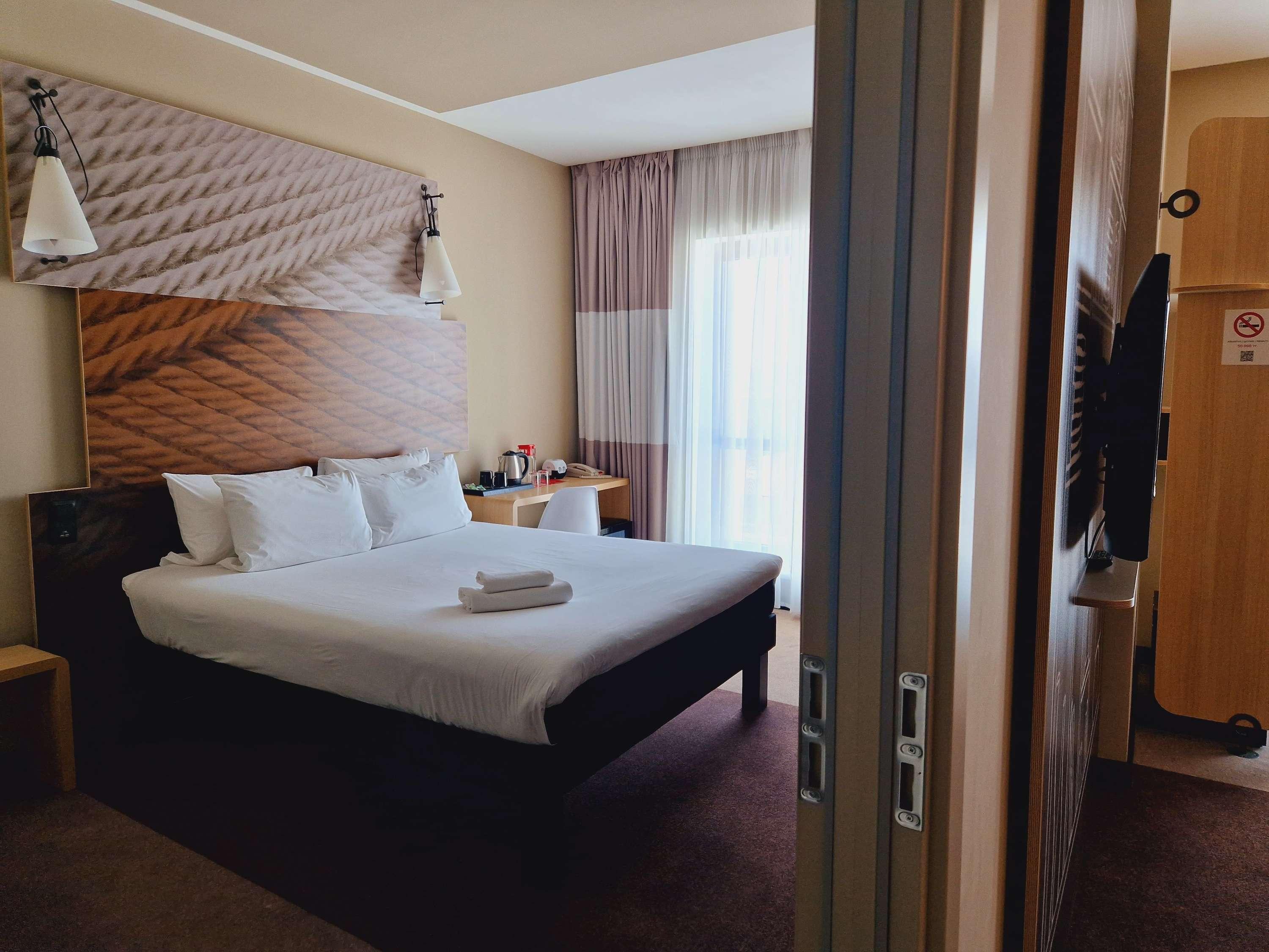 Double Superior Queen Bed