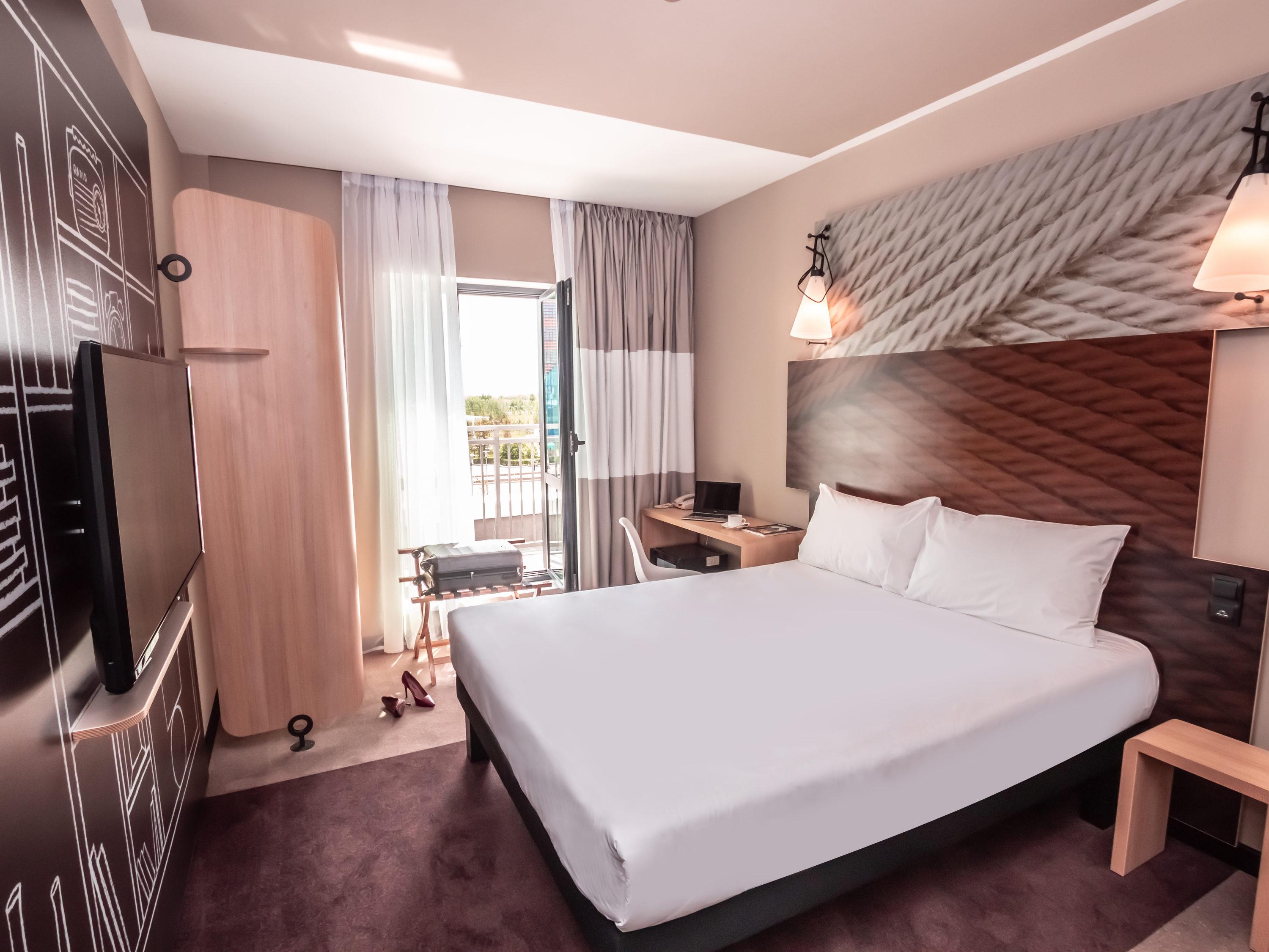 Double Superior Queen Bed