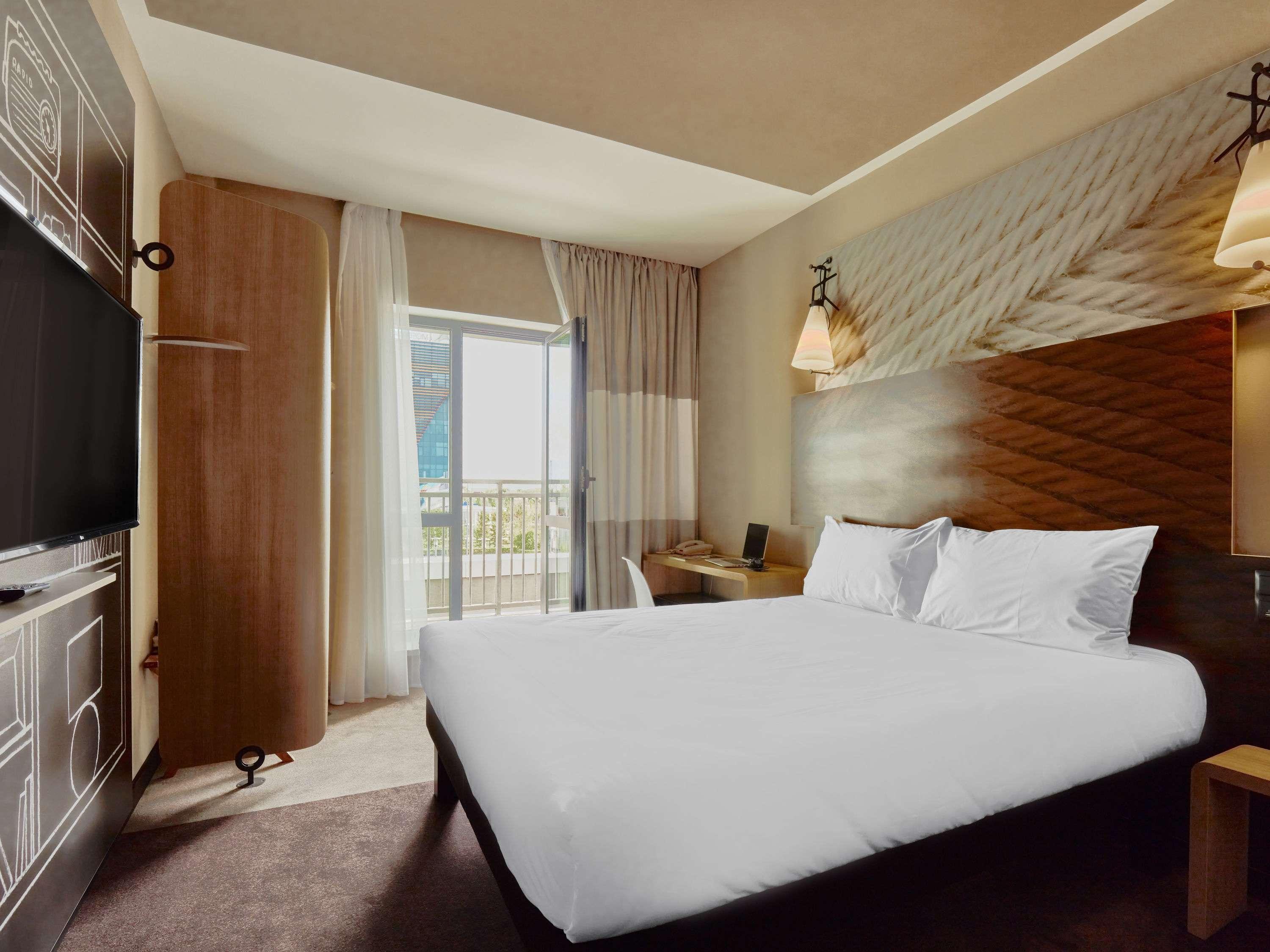 Double Superior Queen Bed