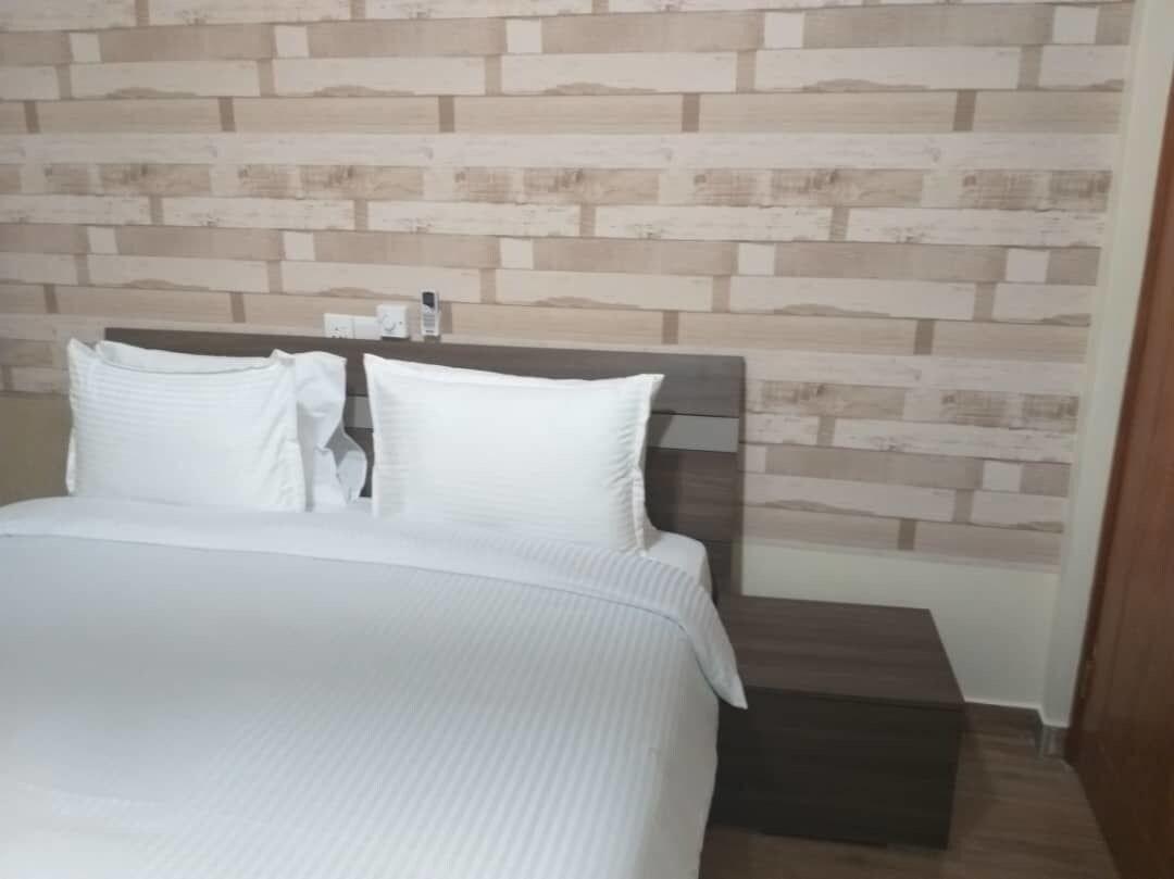 Double Queen Bed Non Smoking